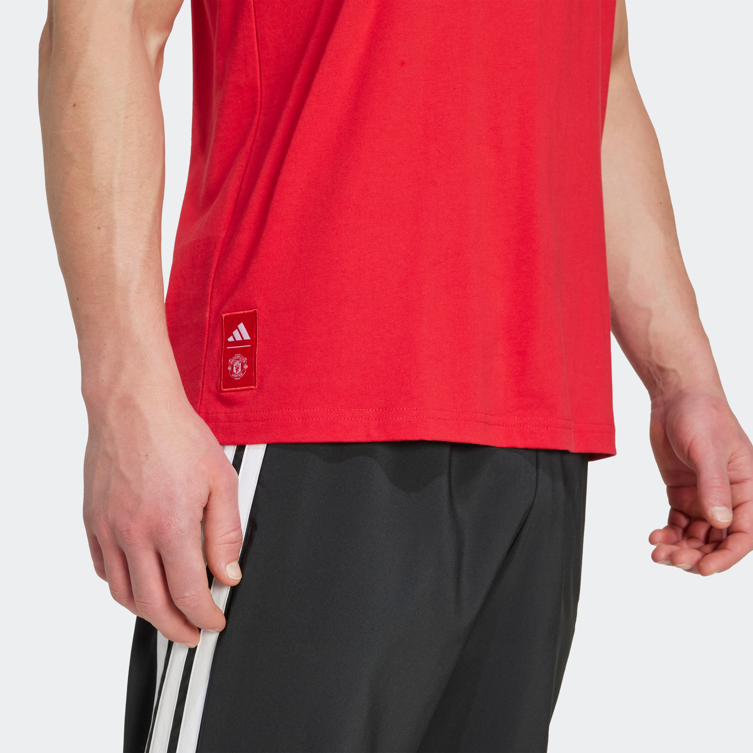 Manchester United x adidas Seasonal Graphic T-Shirt Rouge Détail [6-6]