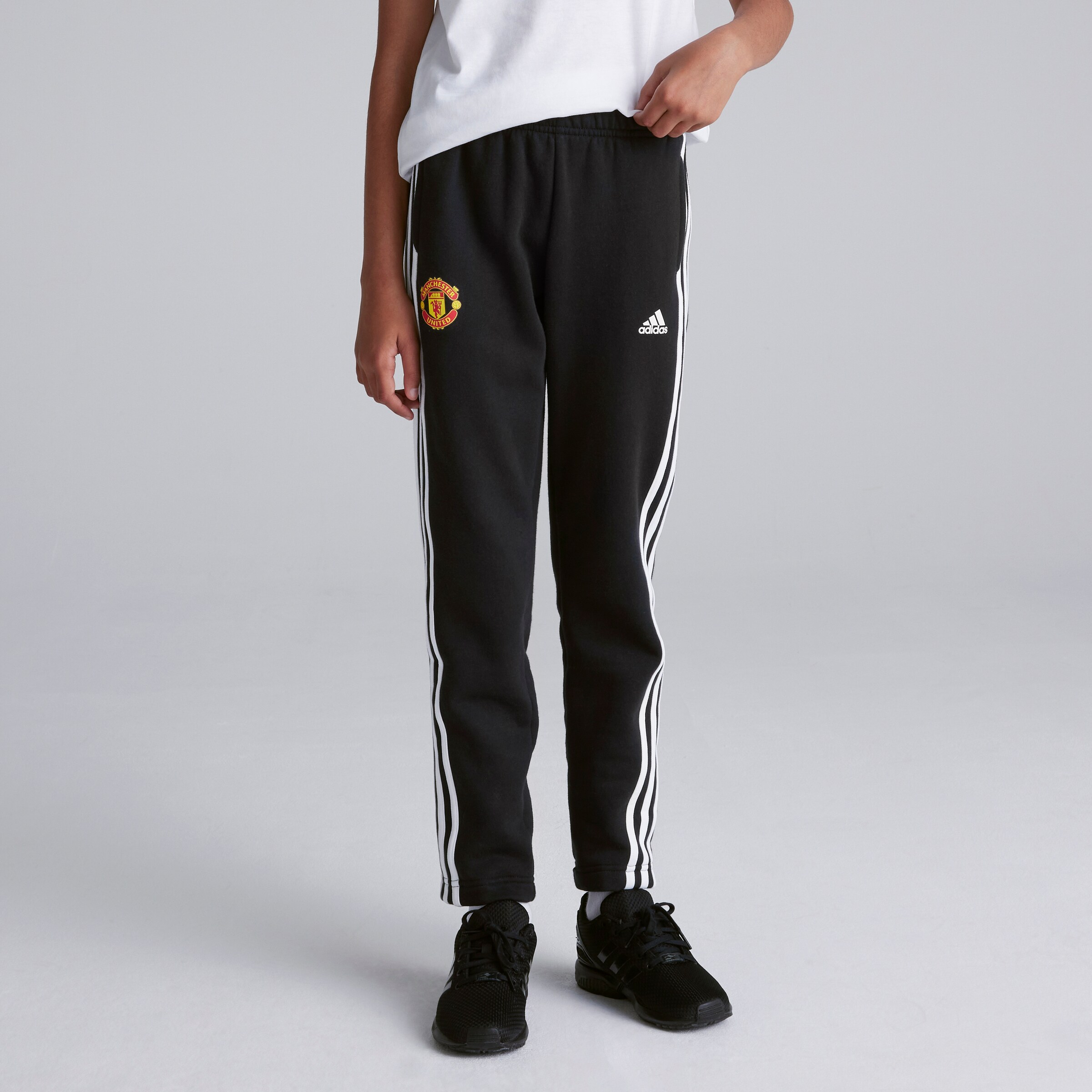 Manchester United x adidas Kids Tiberio 3-Stripes Colourblock Fleece Tracksuit Black/Red Noir Détail [5-7]