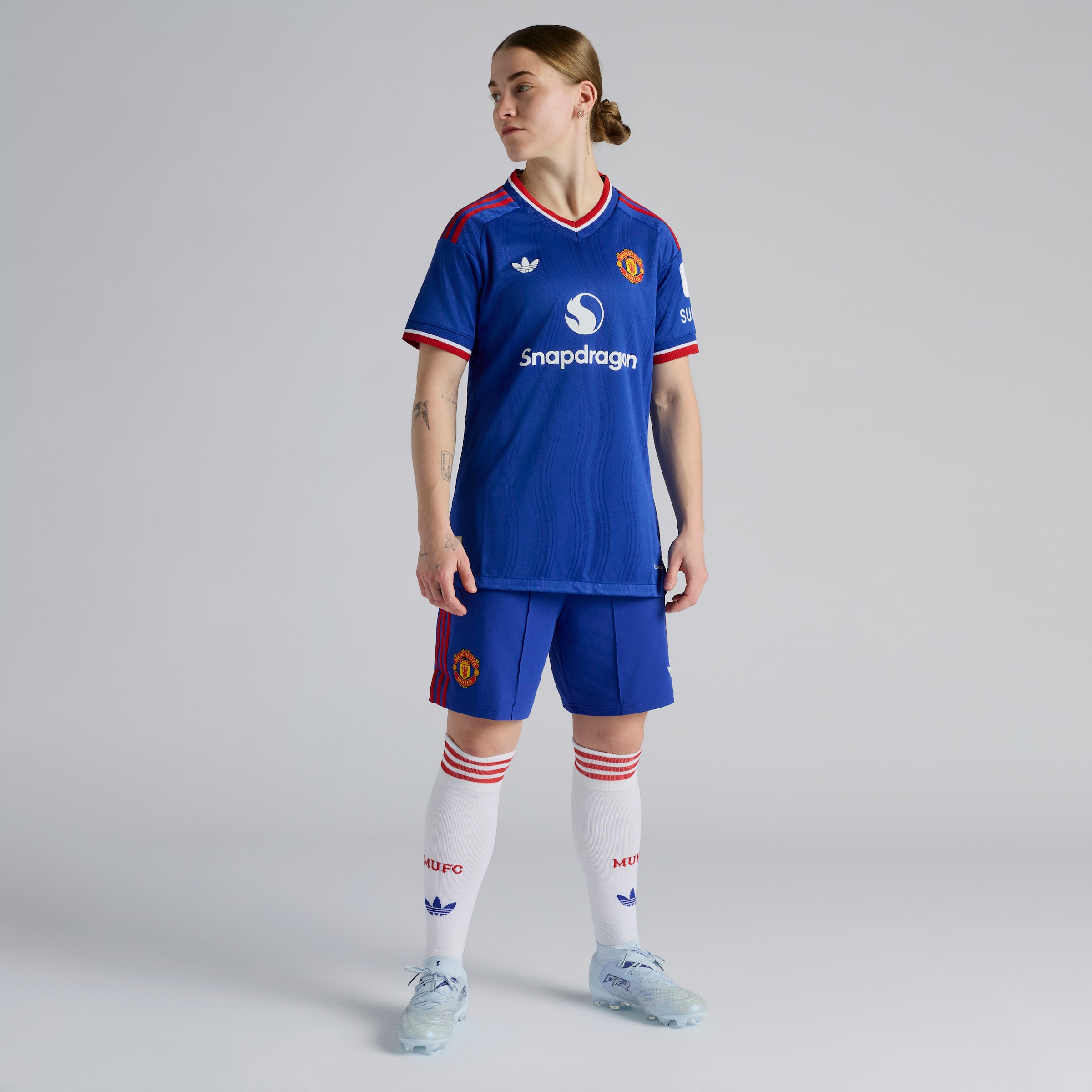 Manchester United Womens 26/27 Away Authentic Jersey Blue Detail [3-5]