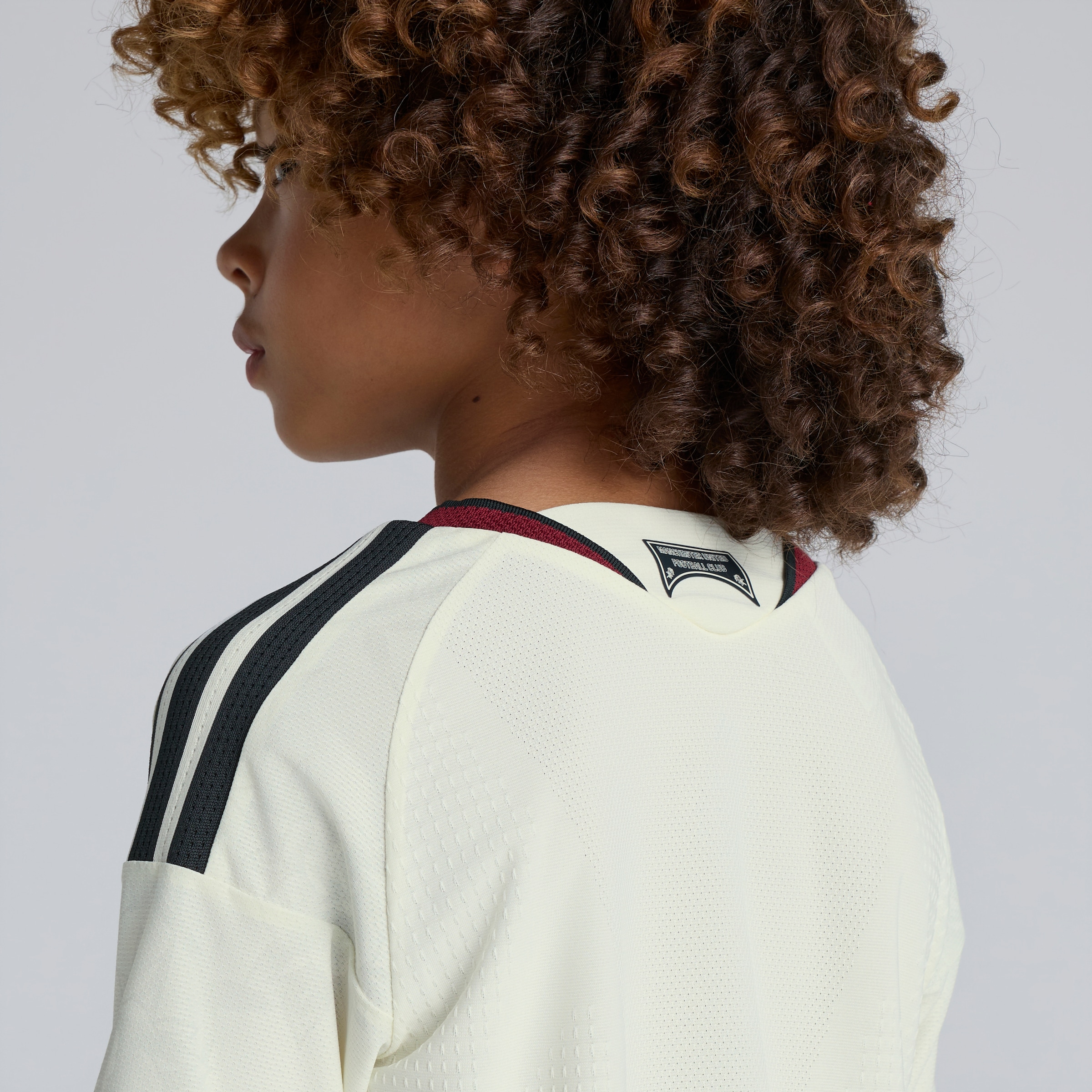 Manchester United Kids 26/27 Third Authentic Jersey Beige Detail [6-6]