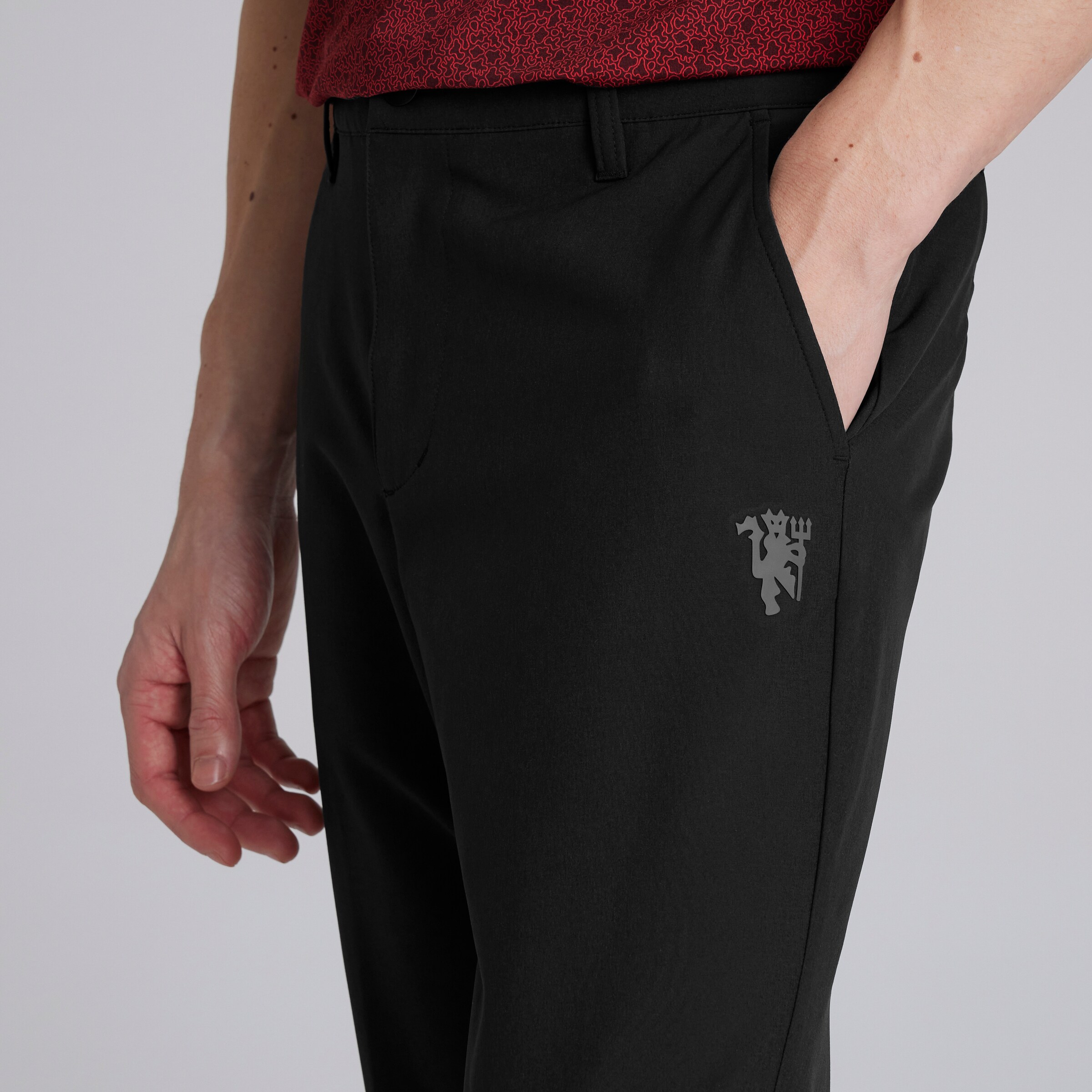 Manchester United x adidas Golf Ultimate365 Tapered Trousers Black Black Detail [4-4]