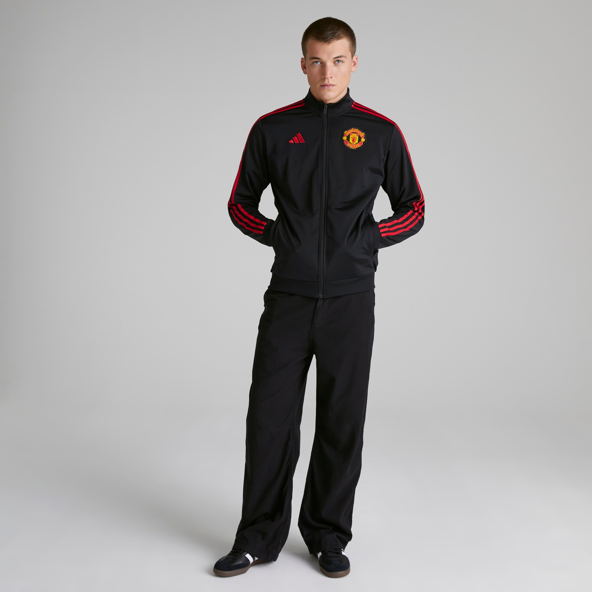 Manchester United x adidas Mens DNA Track Top Black Noir Détail [3-5]