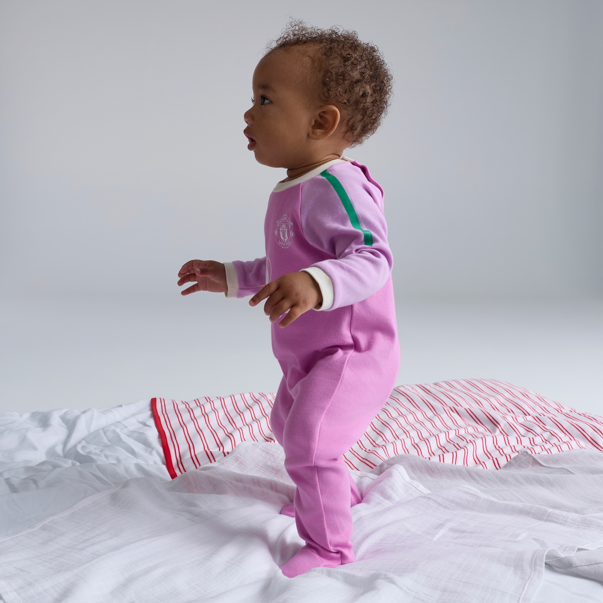 Manchester United Baby 26/27 Goalkeeper Sleepsuit Pink Pink Detail [4-6]