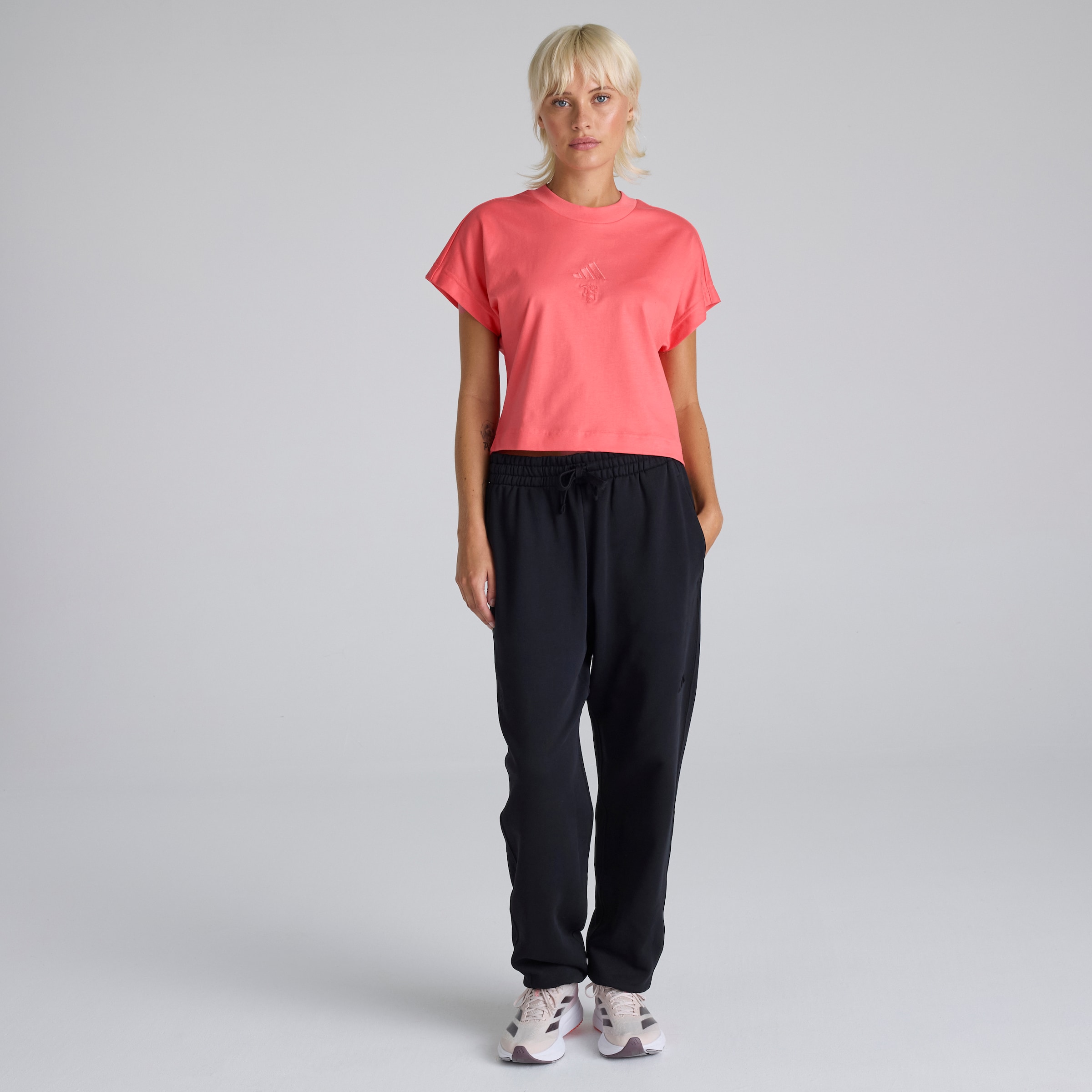 Manchester United x adidas Womens ALL SZN T-Shirt Pink Rose Détail [3-5]