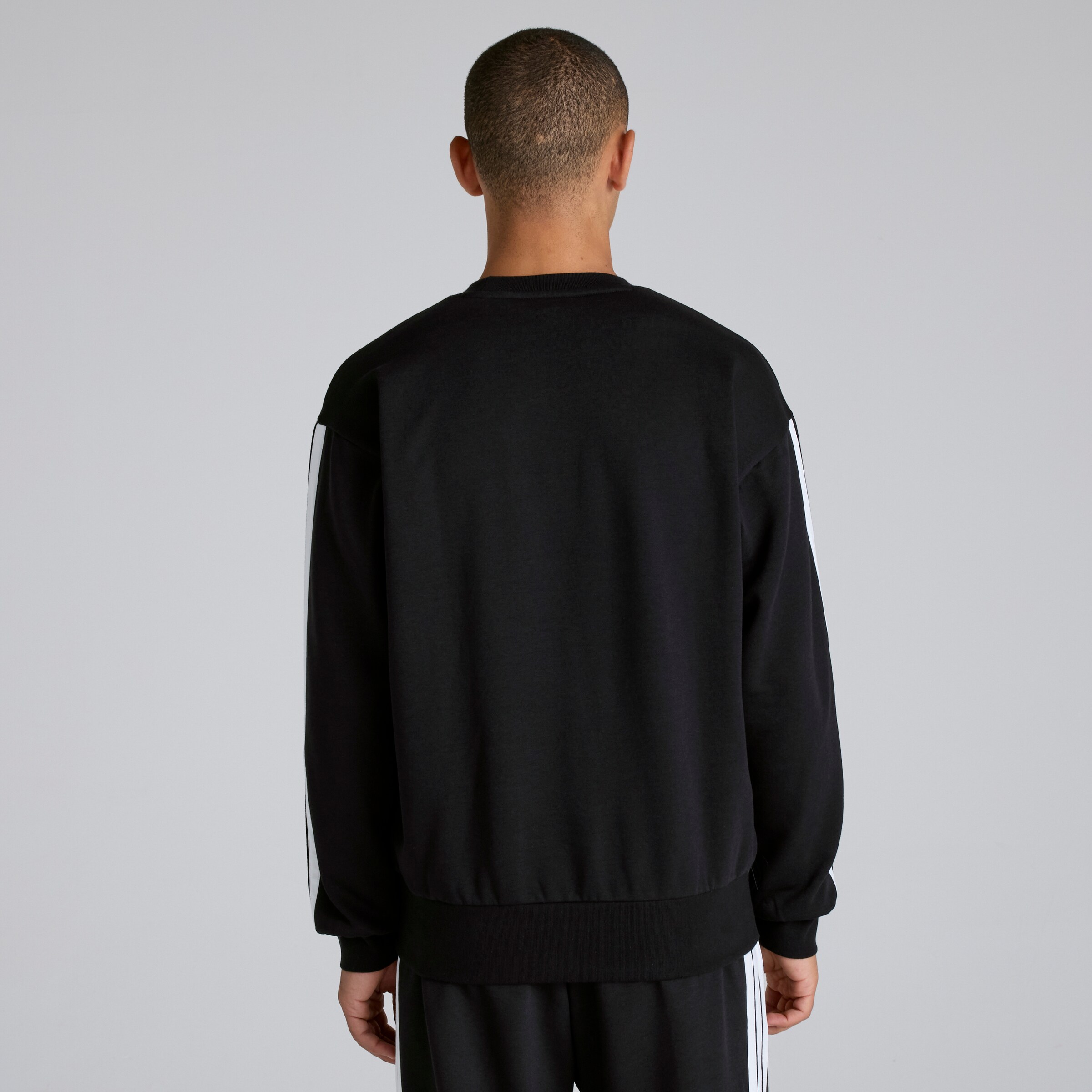 Manchester United x adidas Essentials 3-Stripes Fleece Sweatshirt Black Black Detail [2-5]