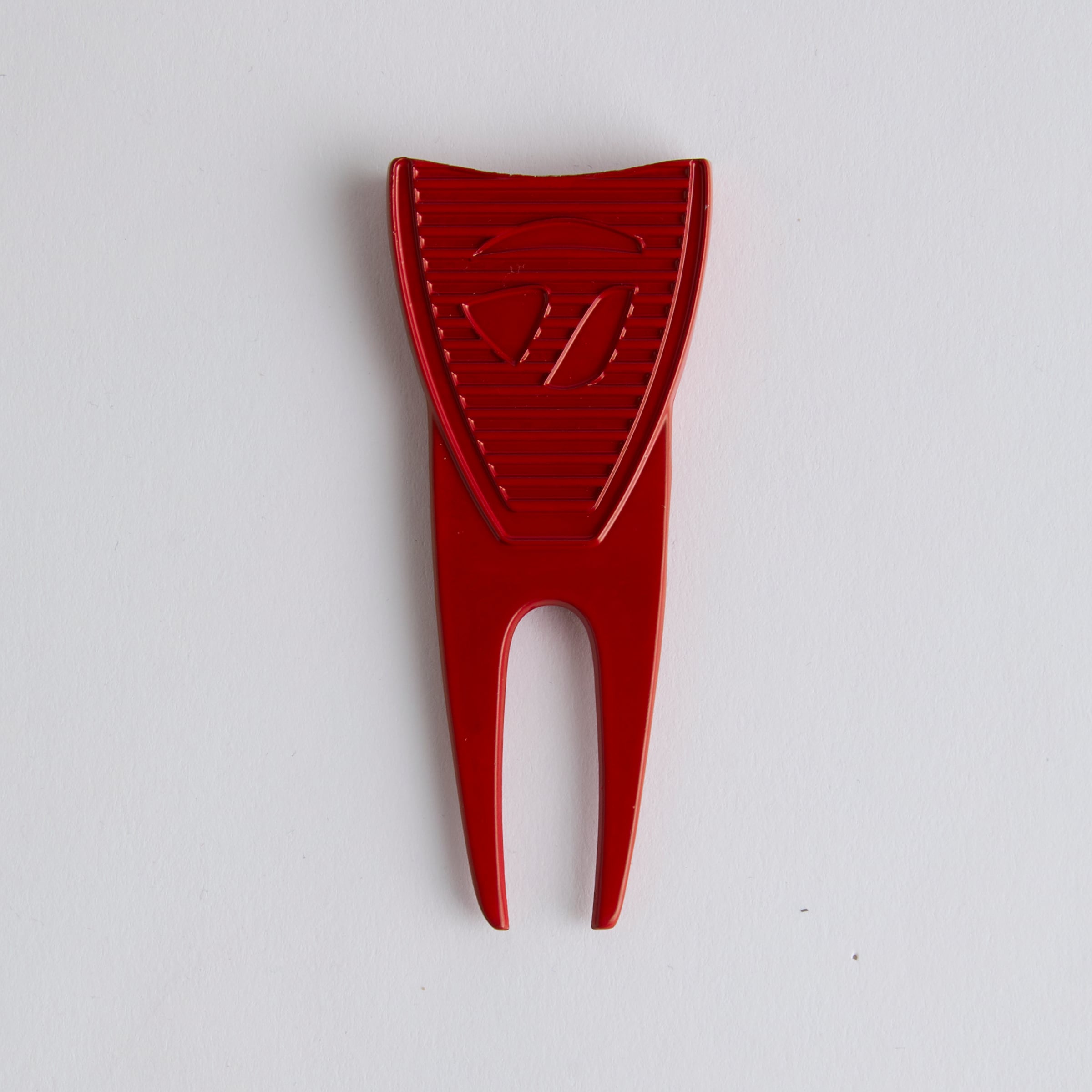 Manchester United X TaylorMade Divot Tool White White Detail [3-5]
