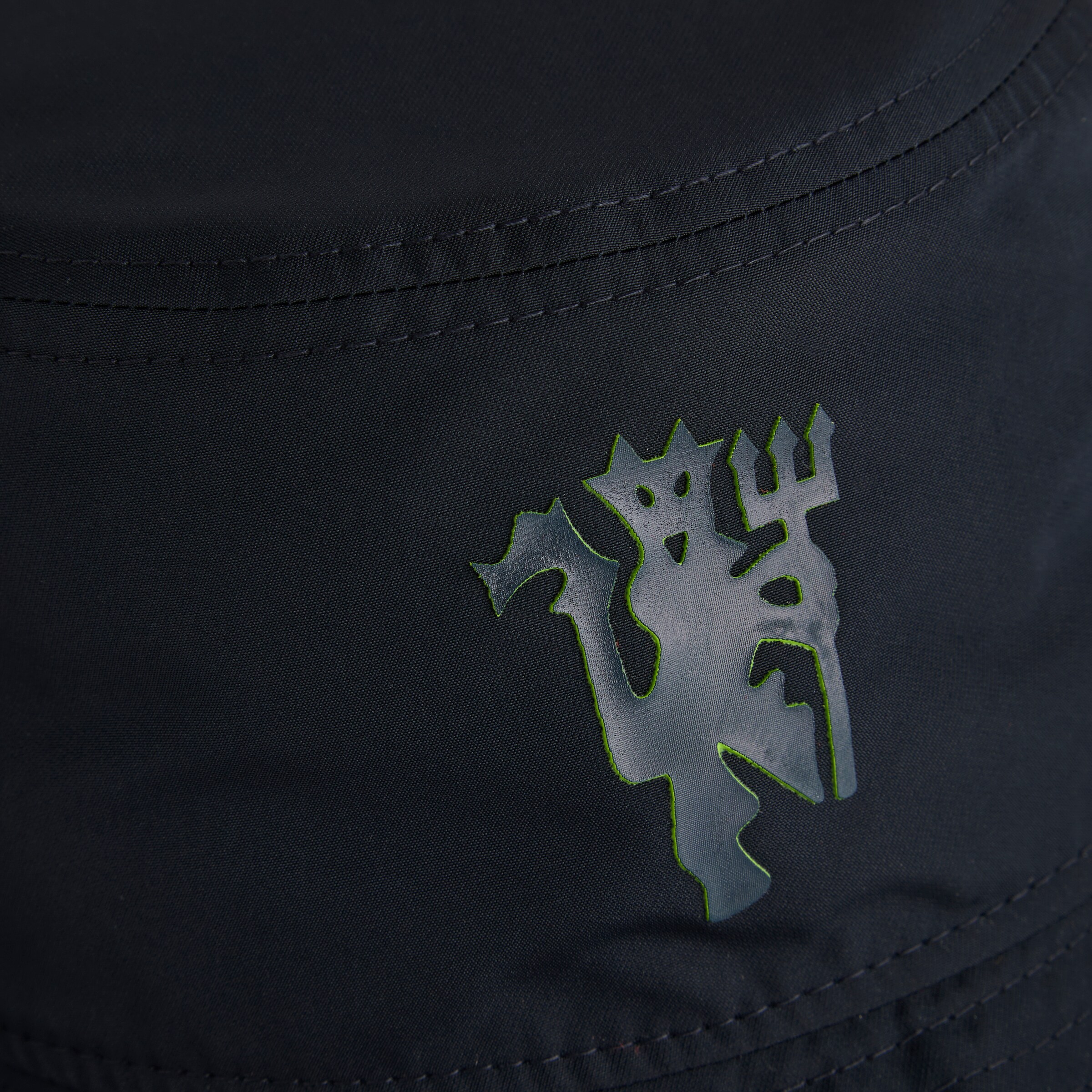 Manchester United x New Era Tonal Devil Bucket Hat Navy Navy blue Detail [5-5]