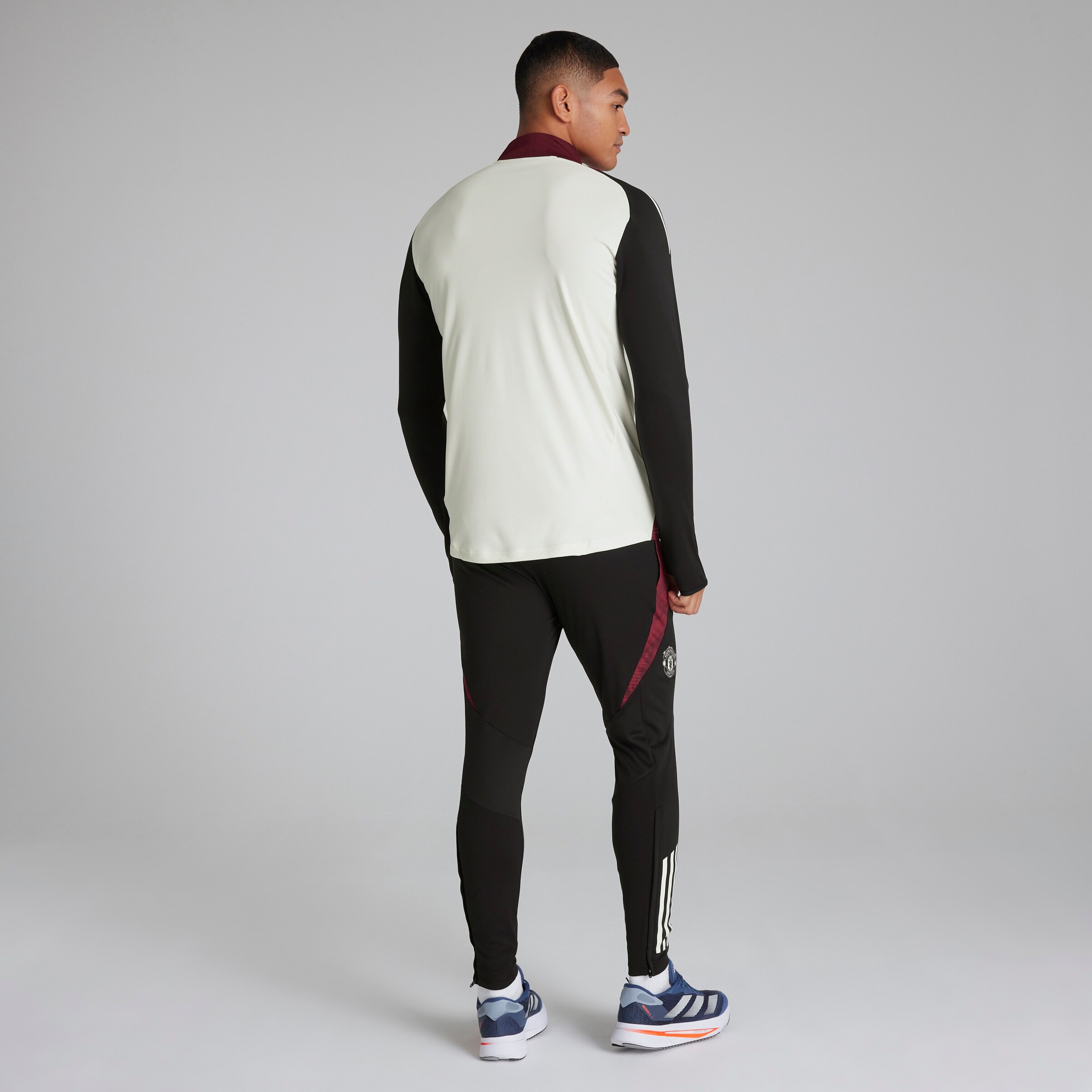 Manchester United Mens Training Tiro 24 Pants Black Black Detail [2-6]