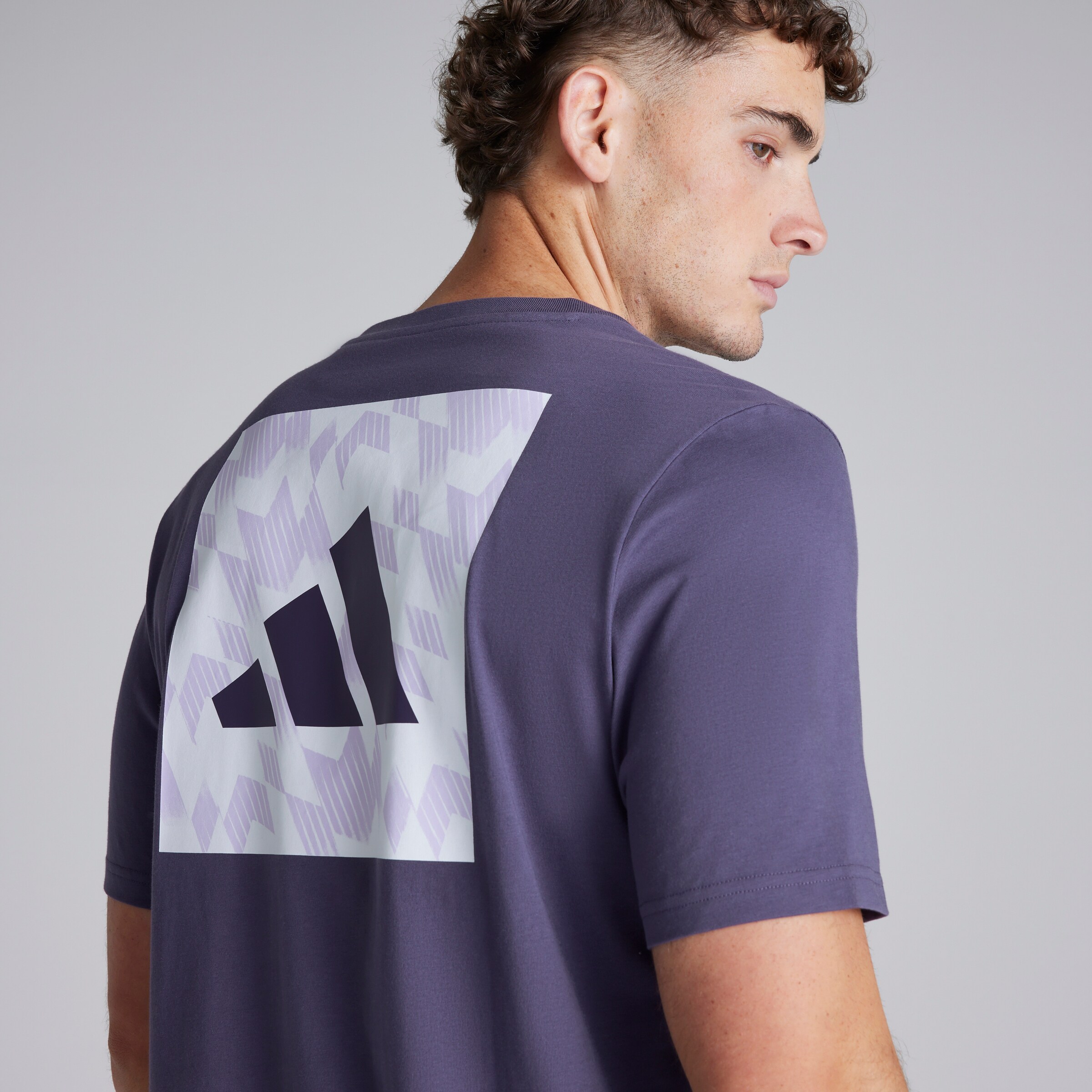 Manchester United Seasonal Graphic T-Shirt Purple Violet Détail [6-8]