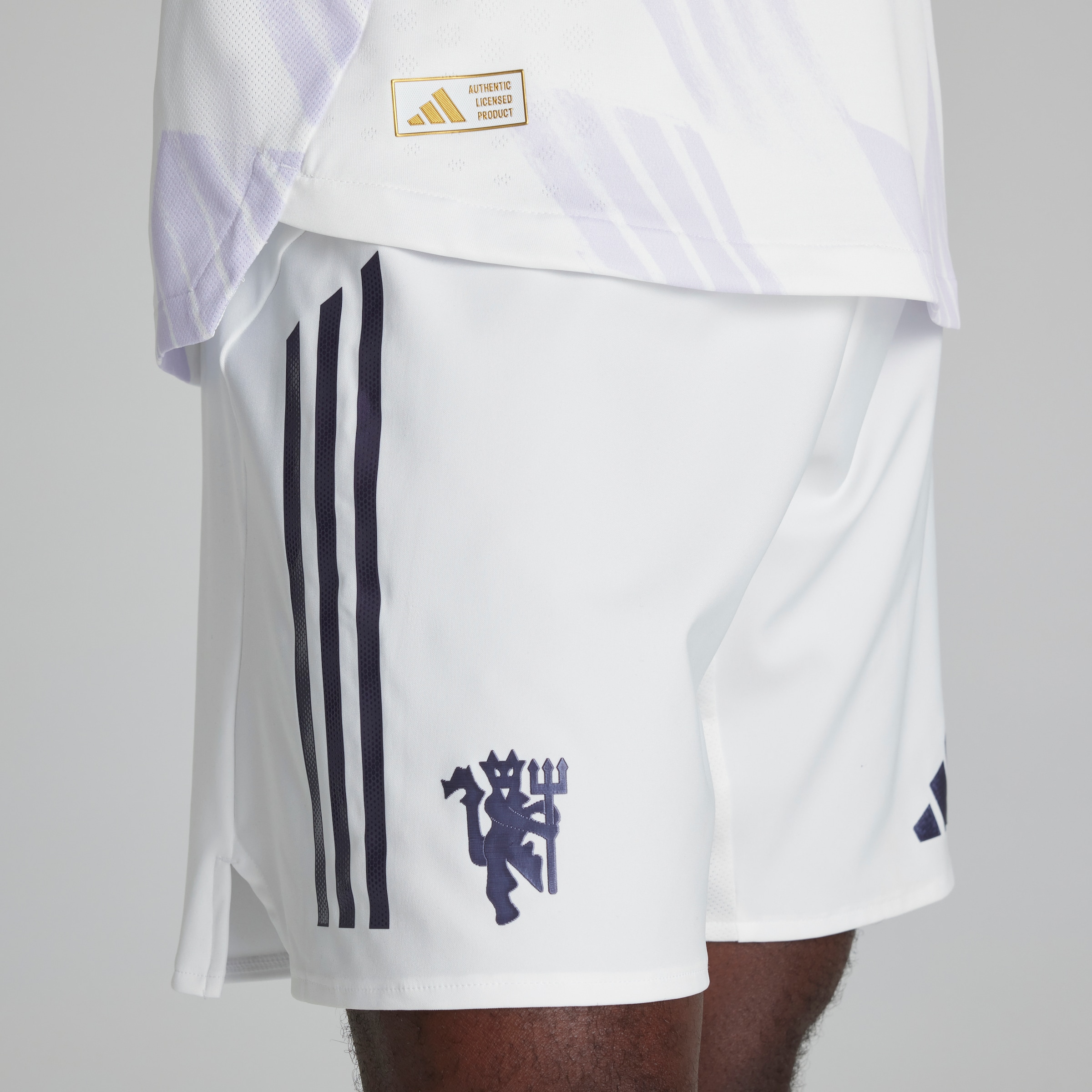 Manchester United 25/26 Adult Away Authentic Short Blanc Détail [4-8]