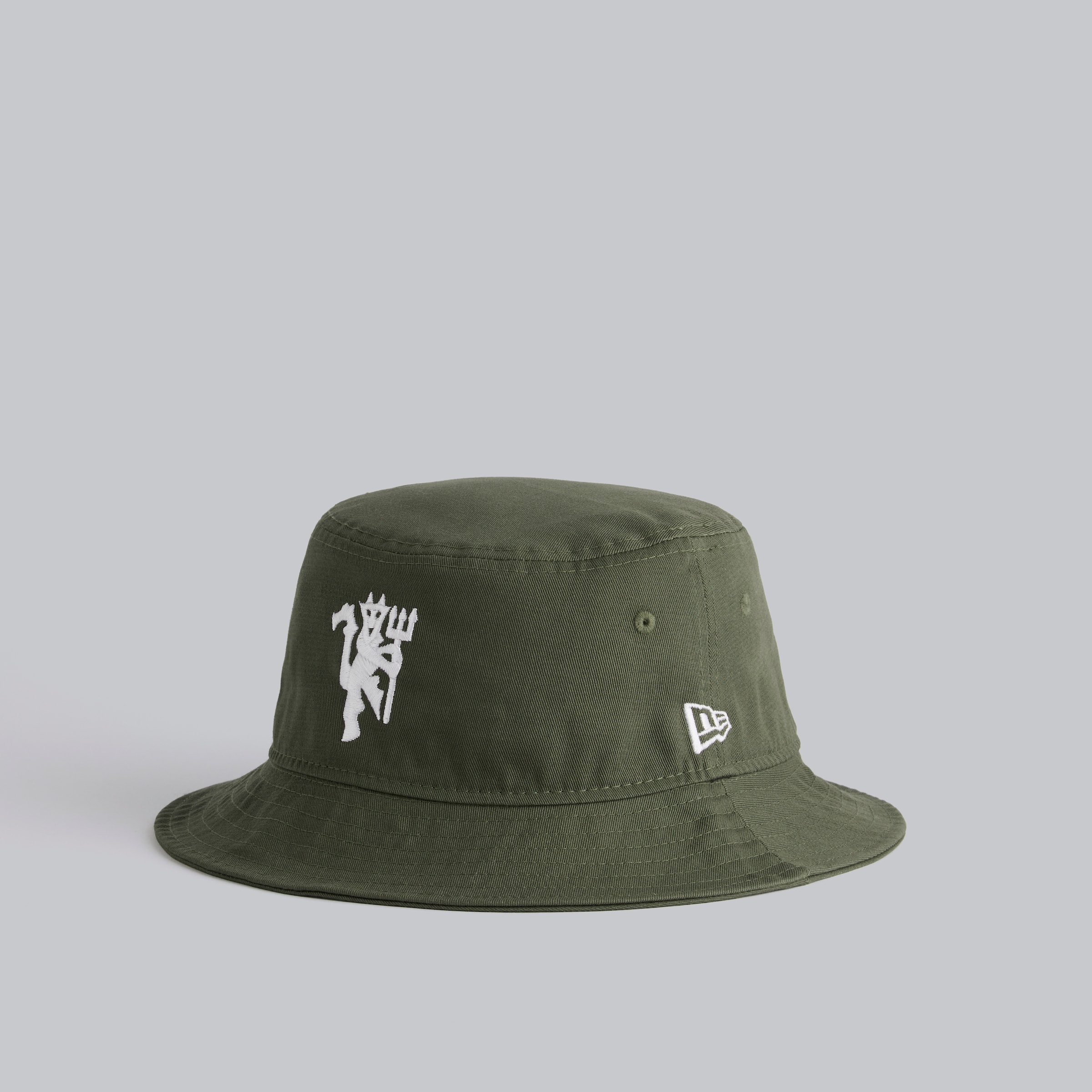 Manchester United x New Era Devil Bucket Hat Olive Green Detail [2-5]