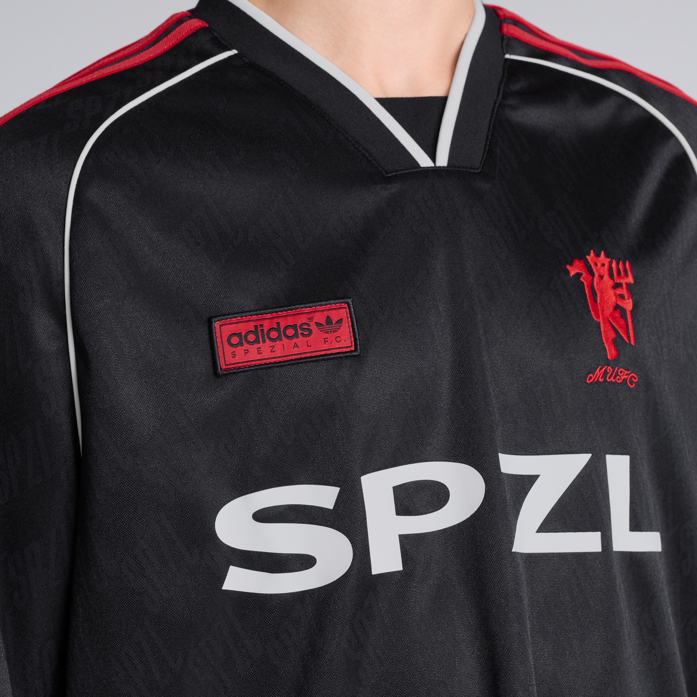 Manchester United x adidas SPZL FC T-Shirt Black Black Detail [4-5]