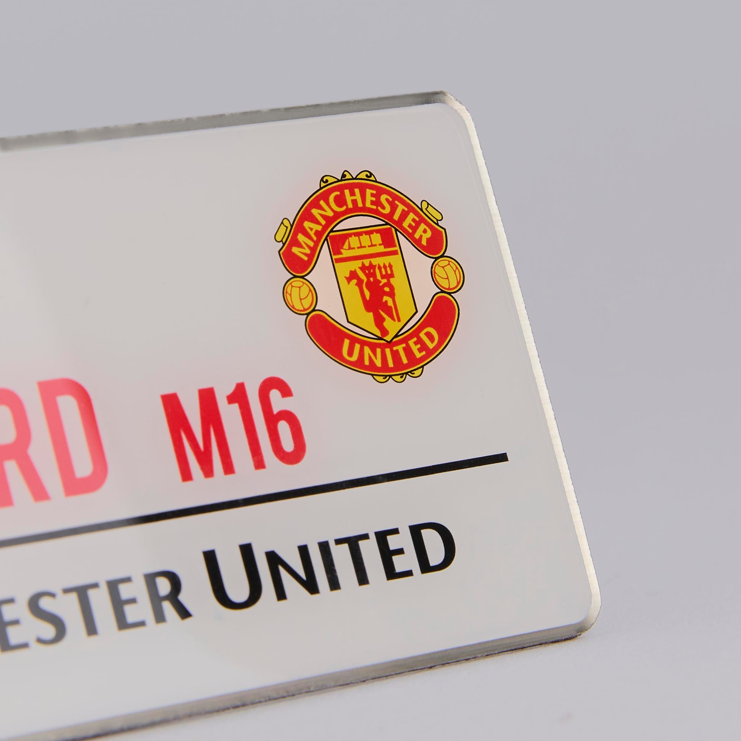 Manchester United Crest Street Sign Magnet White Multi Detail [3-4]