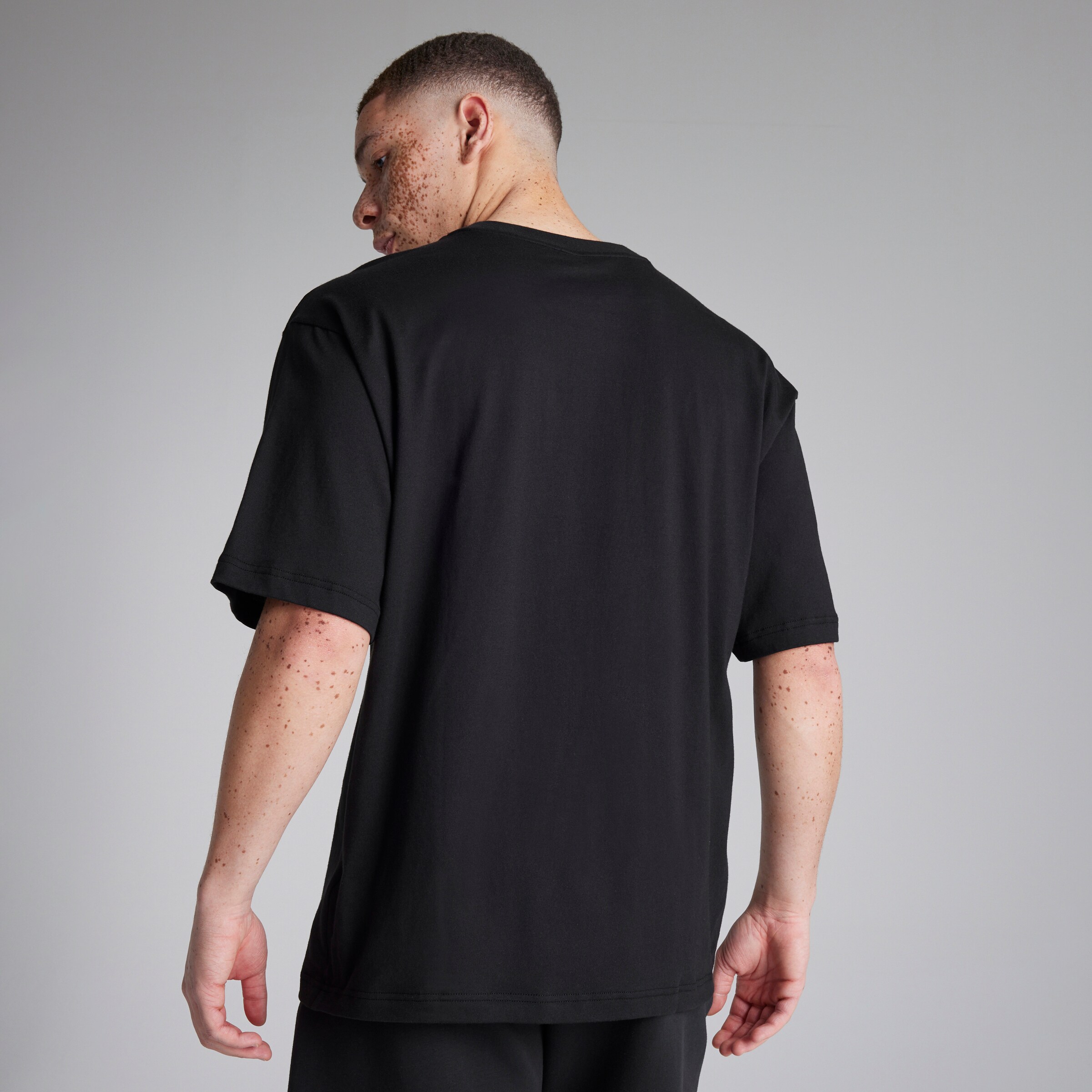 Manchester United x adidas Future Icons Short T-Shirt Black Noir Détail [2-5]