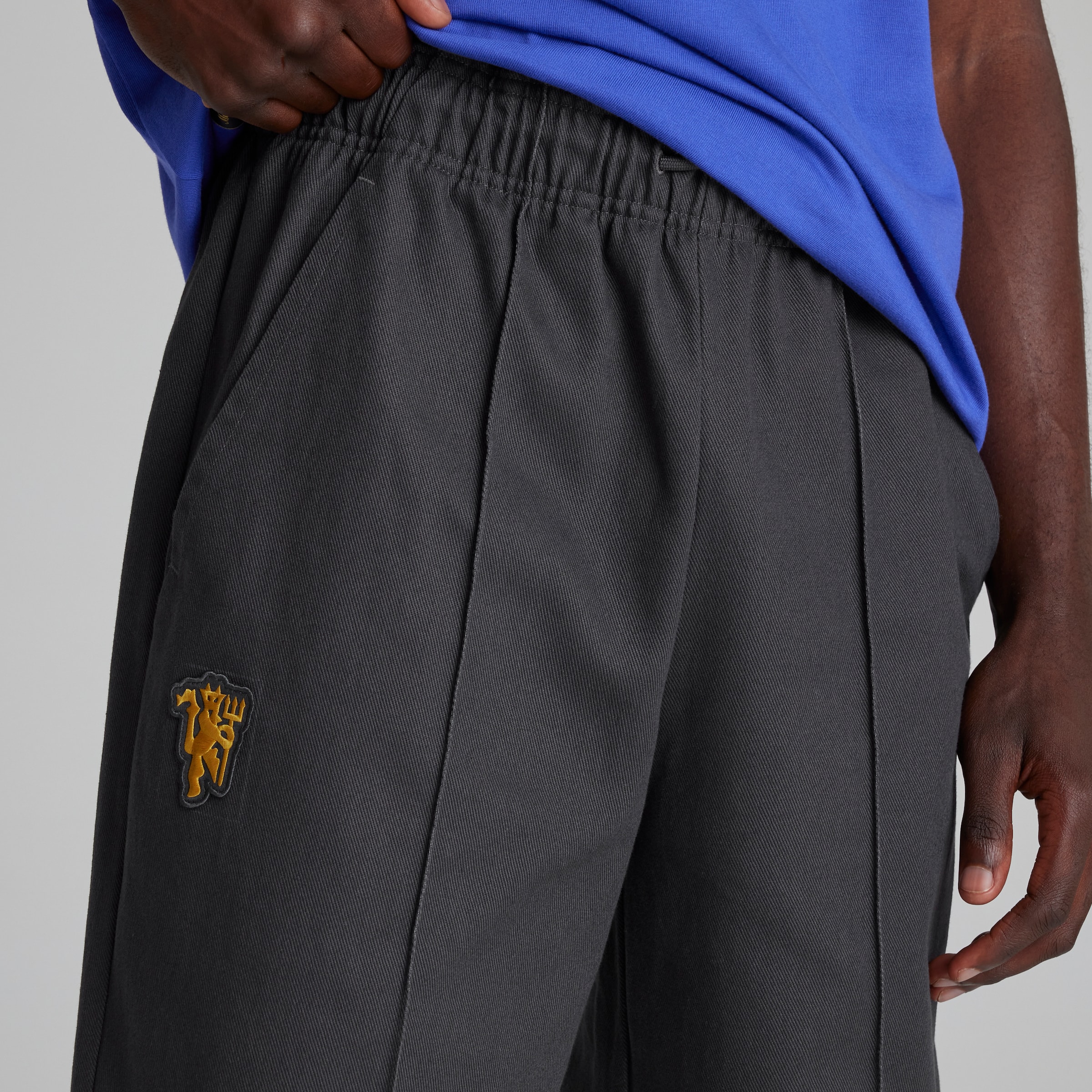 Manchester United Terrace Icons Drill Tracksuit Bottoms Negro Detalle [6-6]