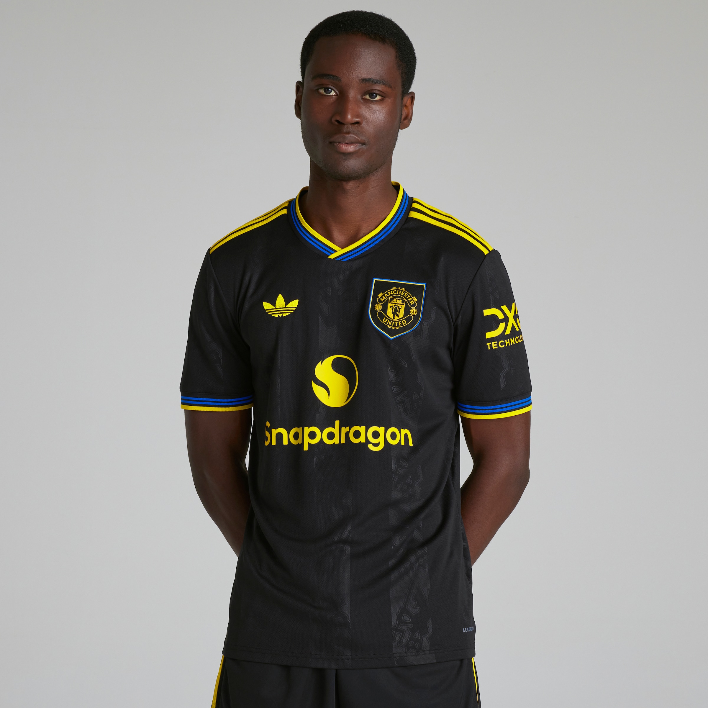 Buy Manchester United 25/26 Third Jersey with Mbeumo 19 EPL