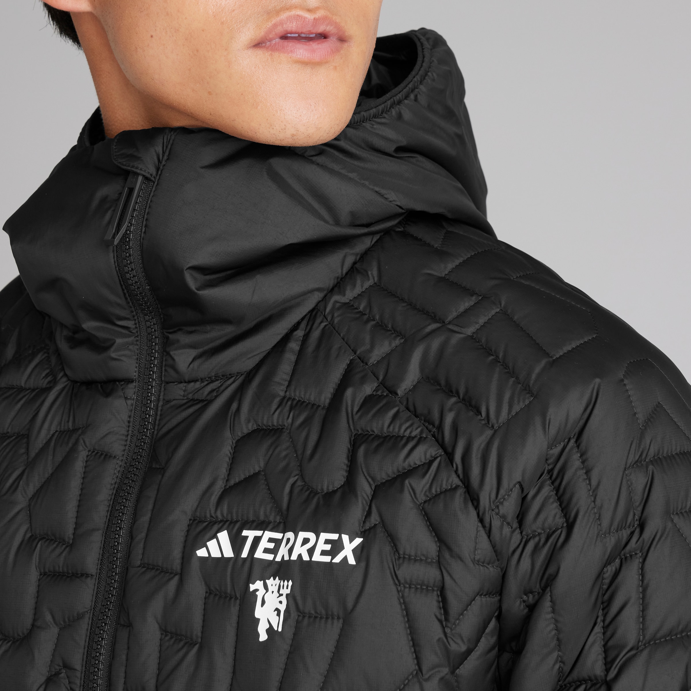 Manchester United x adidas Mens Terrex Xperior PrimaLoft Jacket Black Black Detail [5-6]