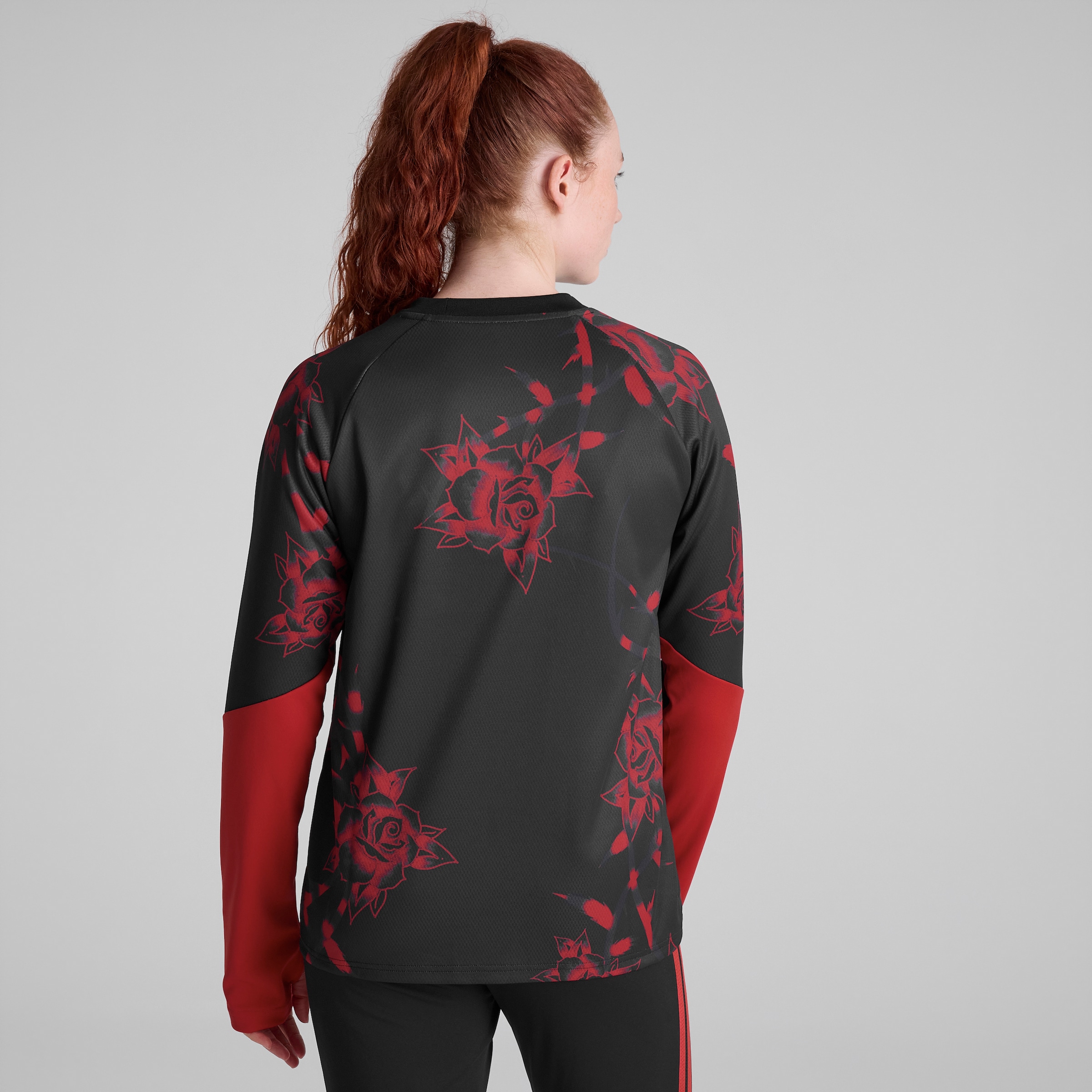 Manchester United Womens 26/27 Home Pre Match Warm Top Red Detail [2-5]