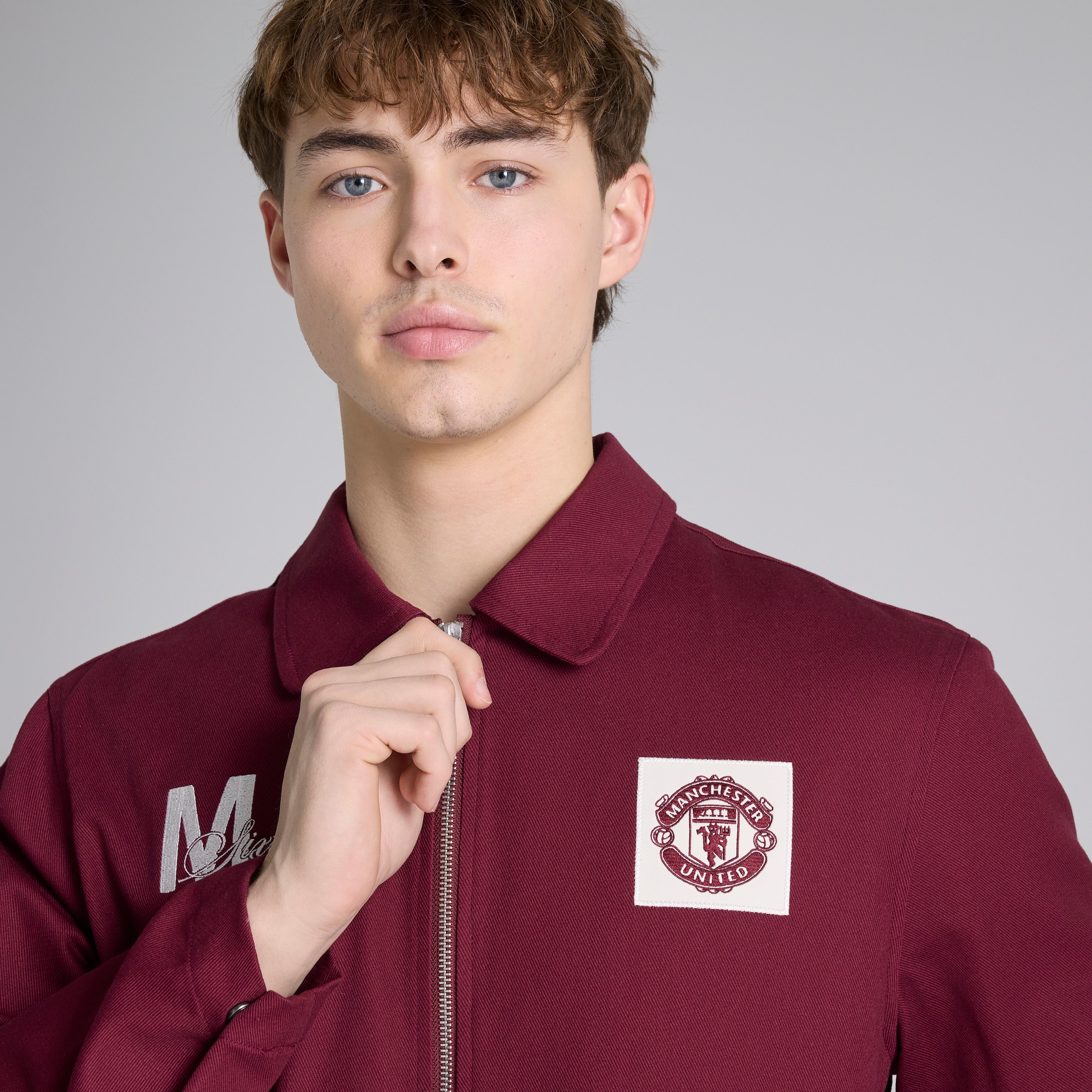 Manchester United Theatre of Dreams Field Jacket Burgundy Red Detail [4-5]