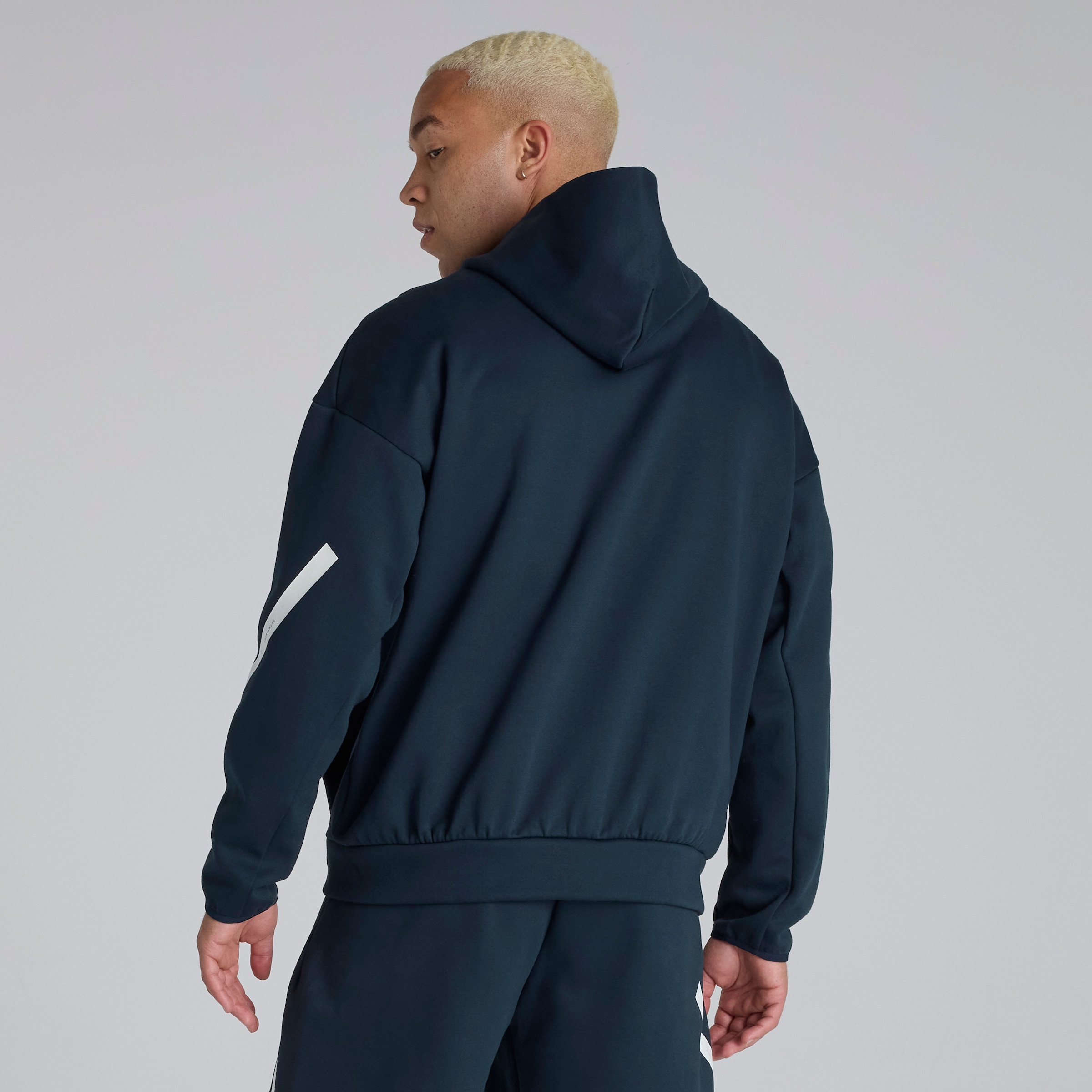 Manchester United x adidas Z.N.E. Hoodie Navy Navy blue Detail [2-5]