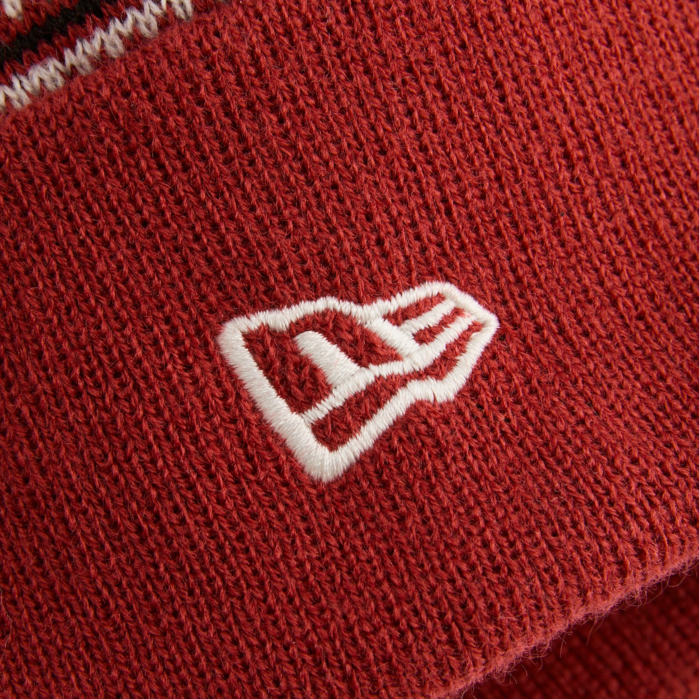 Manchester United x New Era Christmas Fairisle Bobble Beanie Red Red Detail [4-4]