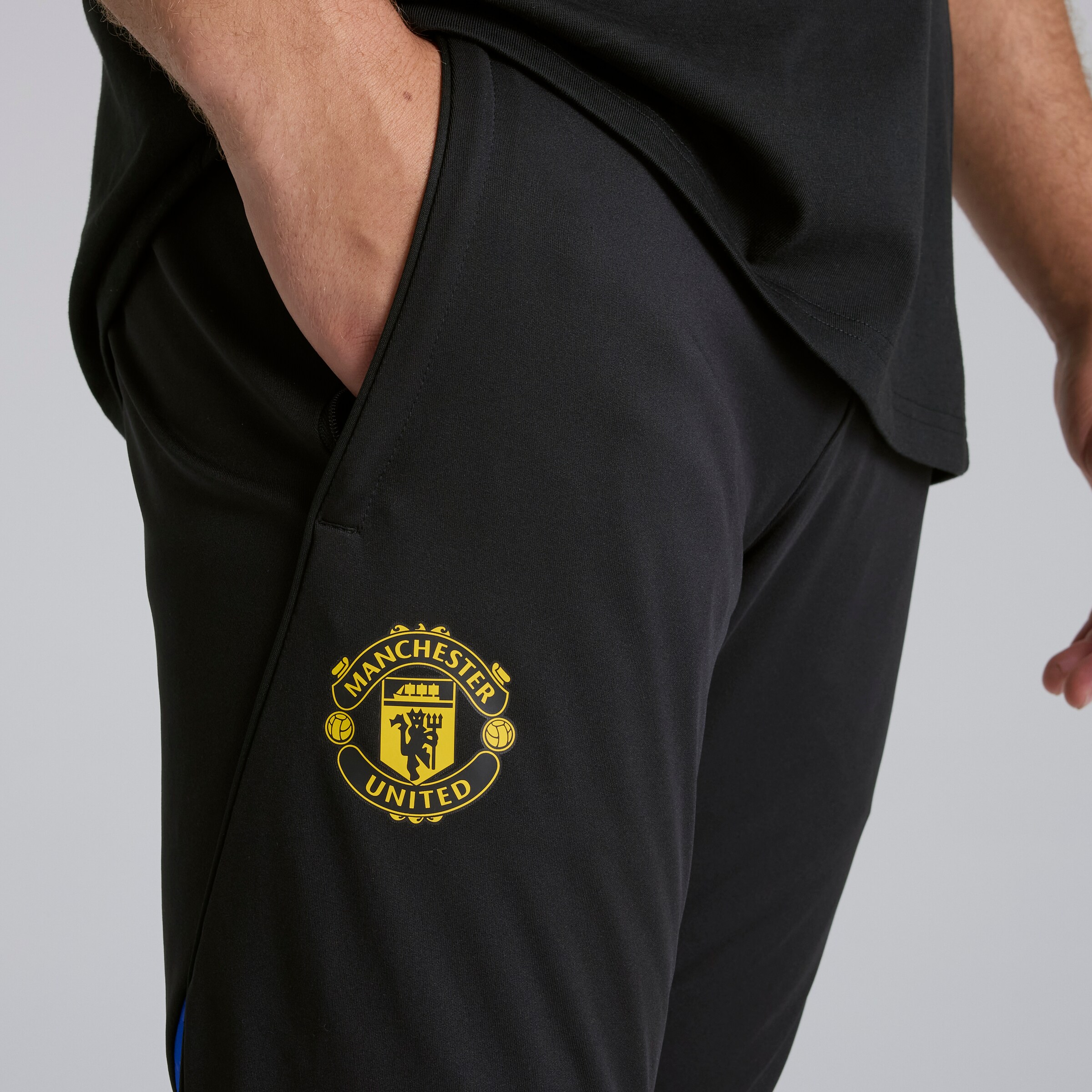 Manchester United Tiro 25 Competition Training Pants Black Detail [4-5]