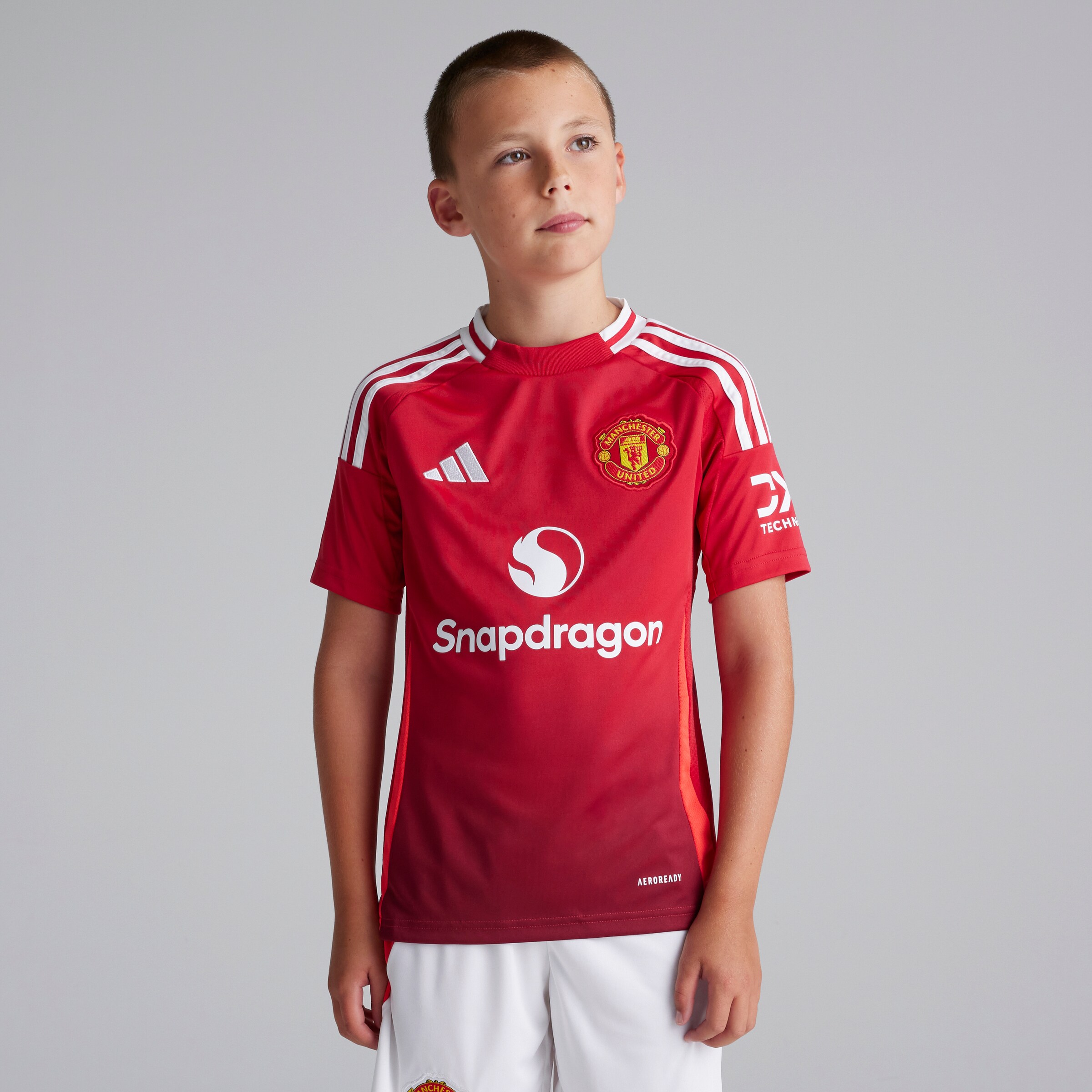 Manchester United 24/25 Home Jersey Kids with Ugarte 25 Cup Printing Rouge Détail [3-6]