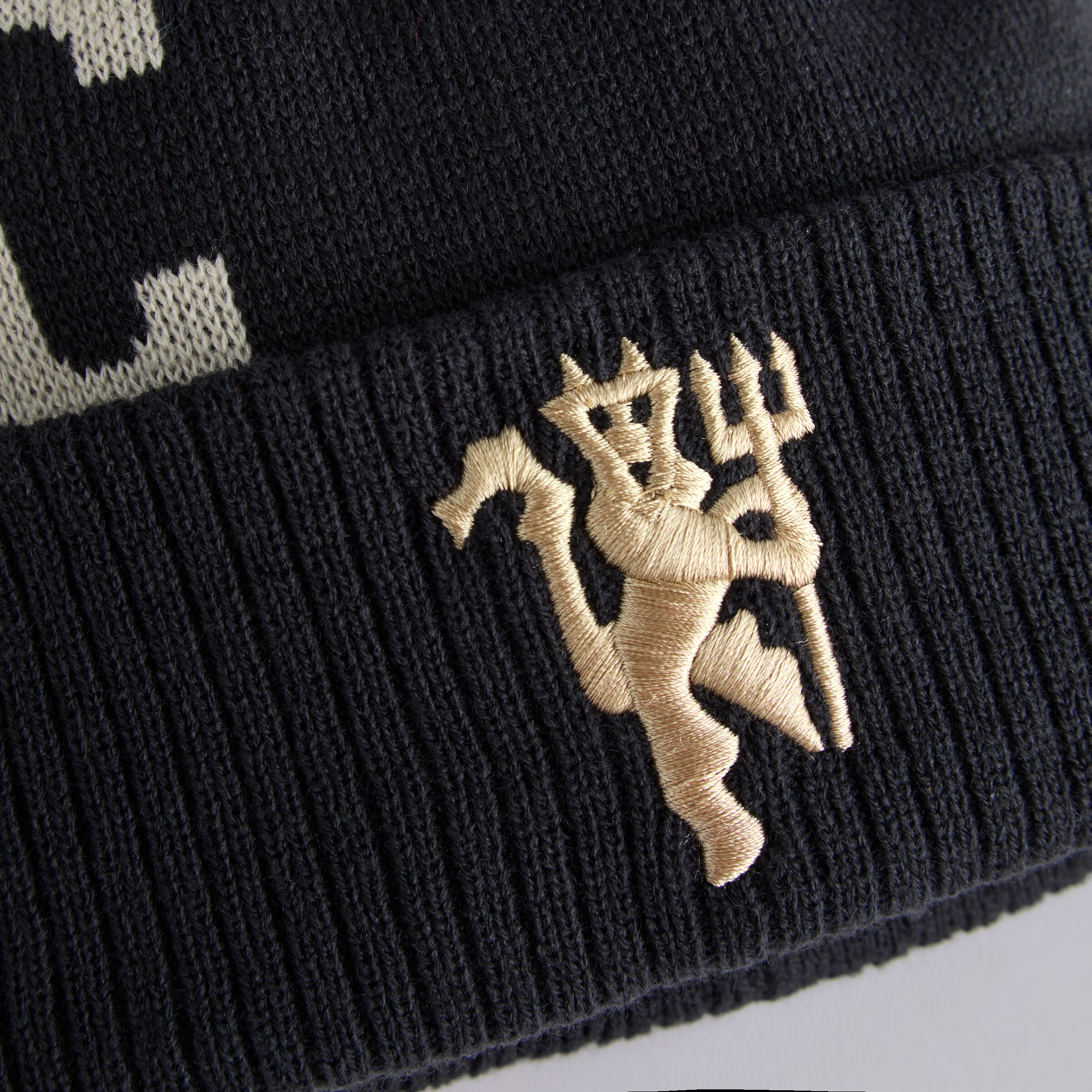 Manchester United x New Era Contrast Devil Beanie Navy Bleu marine Détail [4-5]