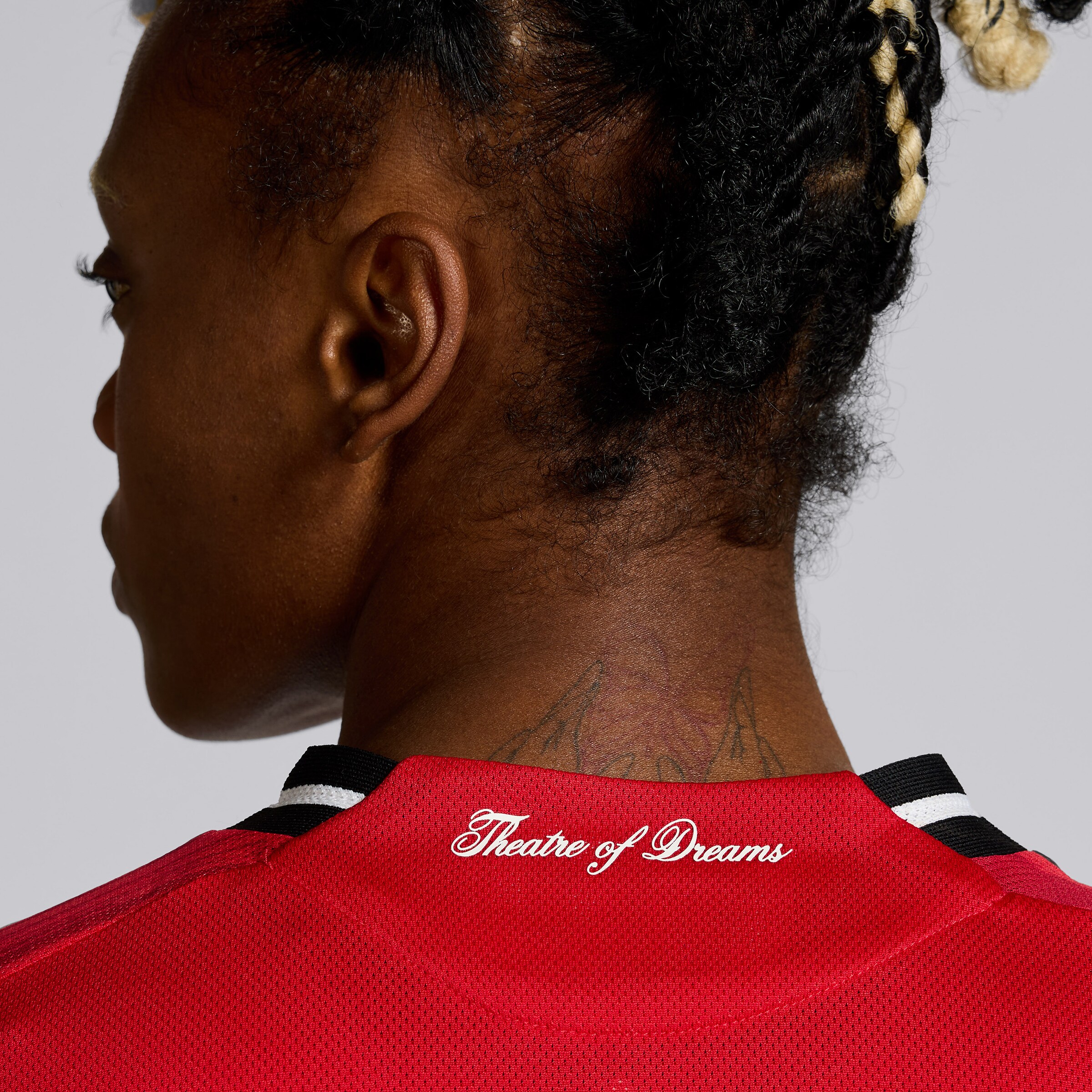 Manchester United Womens 25/26 Home Authentic Jersey 红色 细节 [6-6]