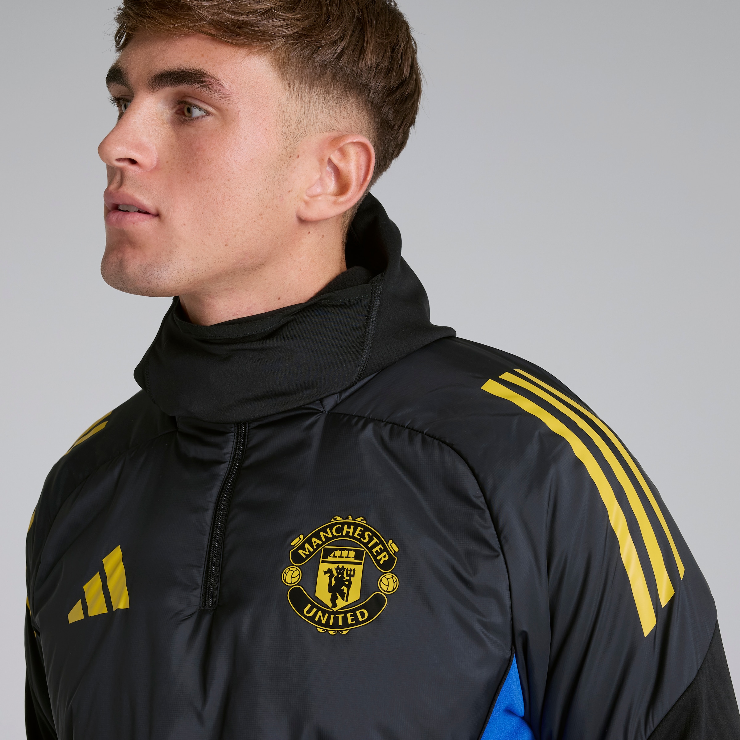 Manchester United Tiro 25 Competition Winterized Top Negro Detalle [4-6]