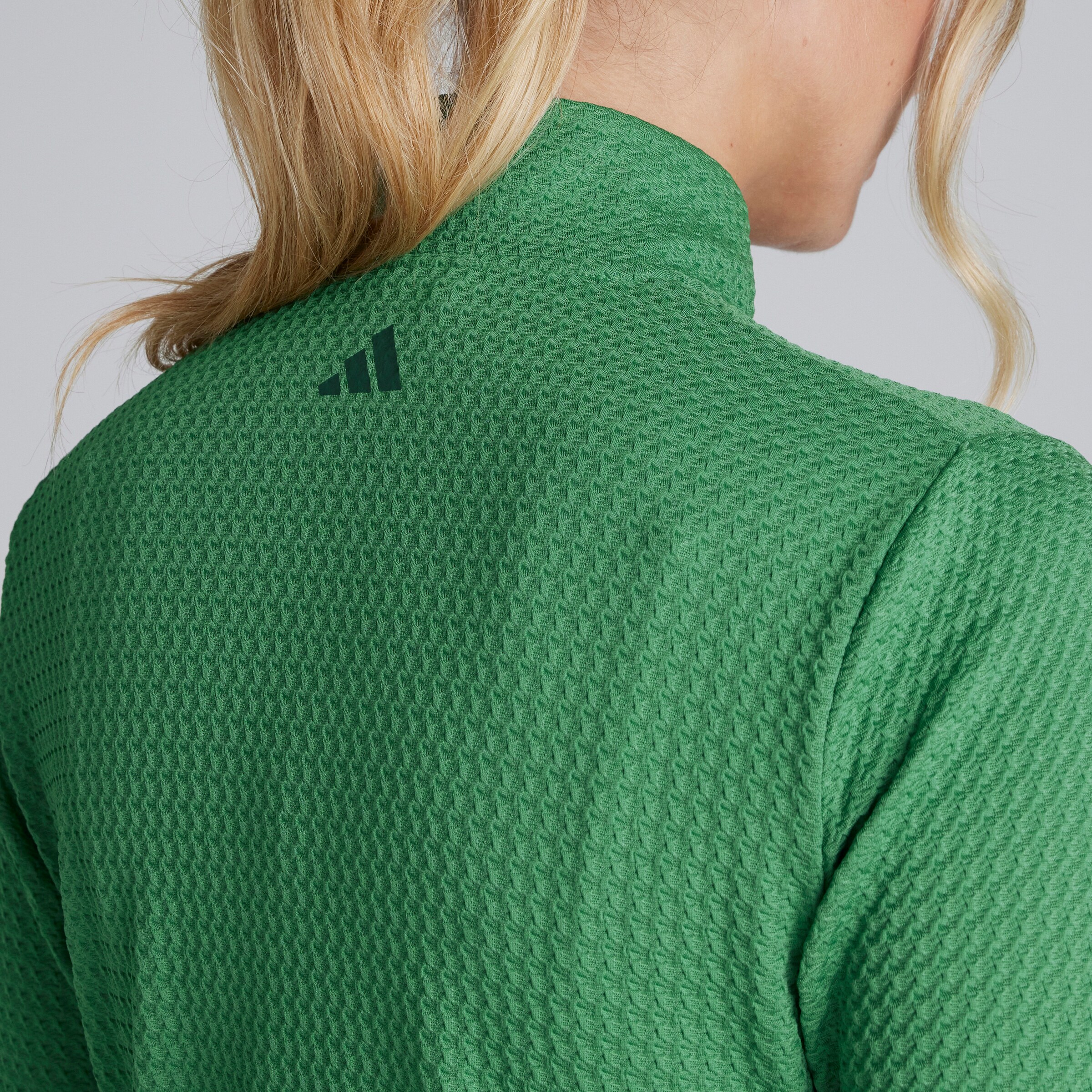 Manchester United x adidas Womens Golf Ultimate365 Textured Jacket Green Green Detail [5-5]