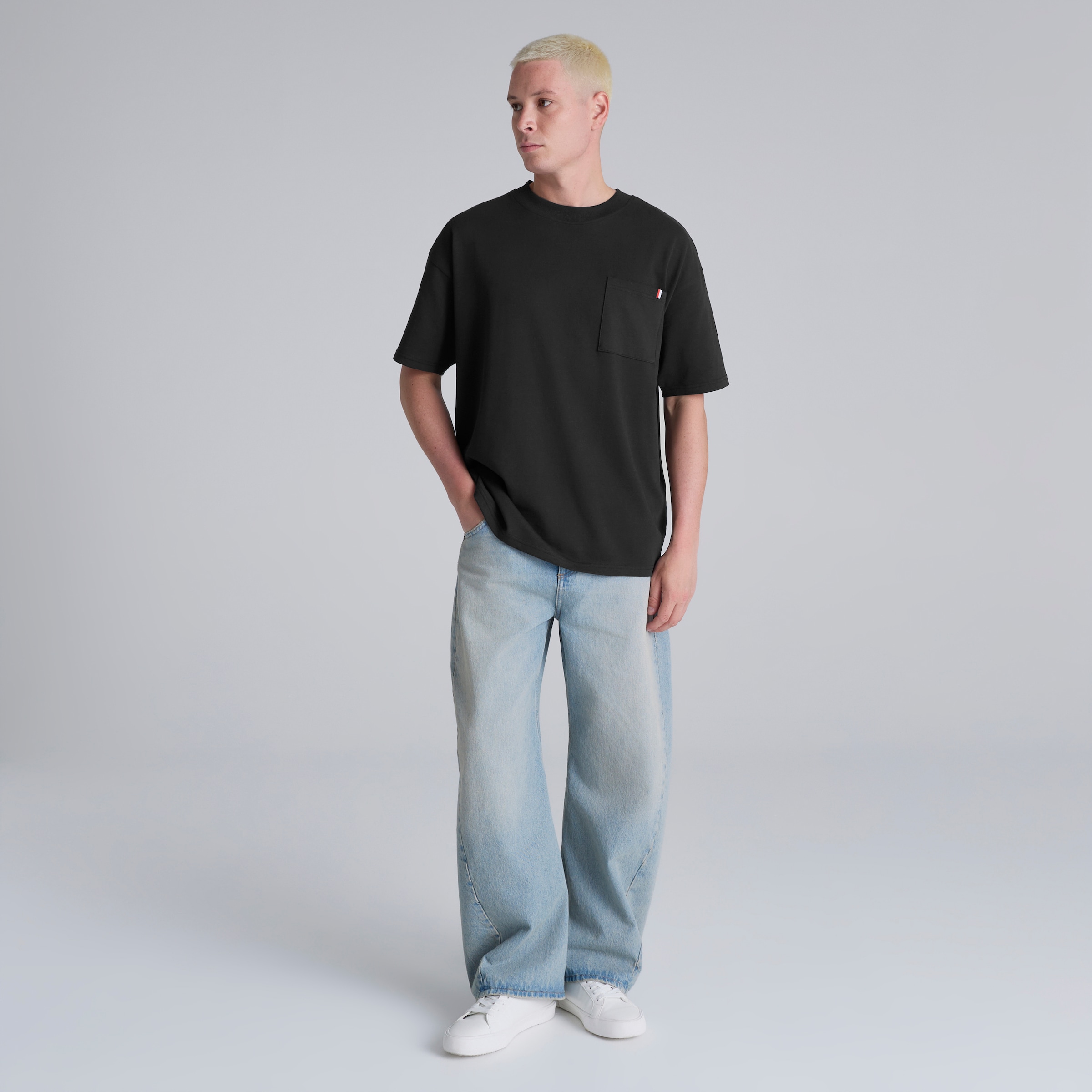 Manchester United Club Colours Back Embroidery T-Shirt Black Noir Détail [3-5]
