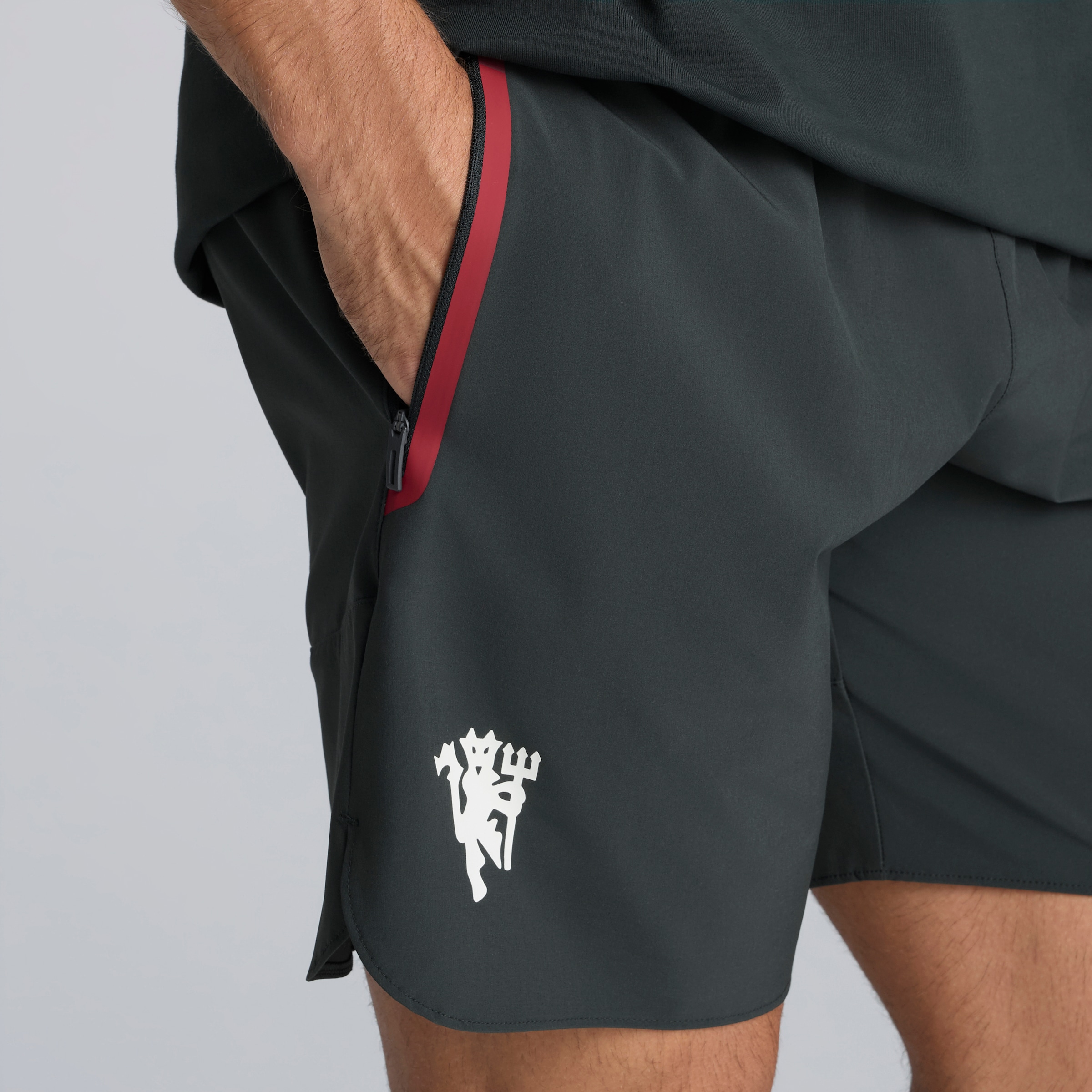 Manchester United Tiro Tech Shorts Green Grün Detail [5-5]