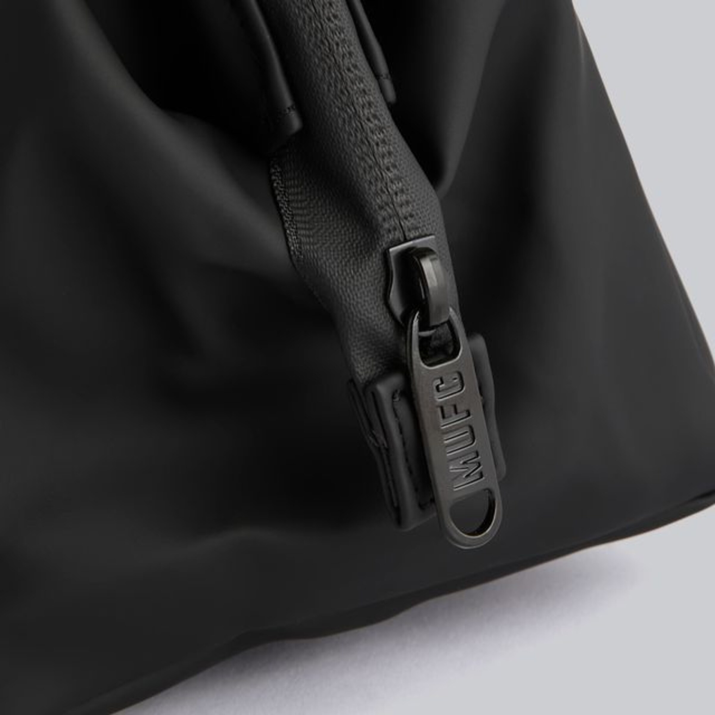 Manchester United Executive Washbag Black Black Detail [4-4]