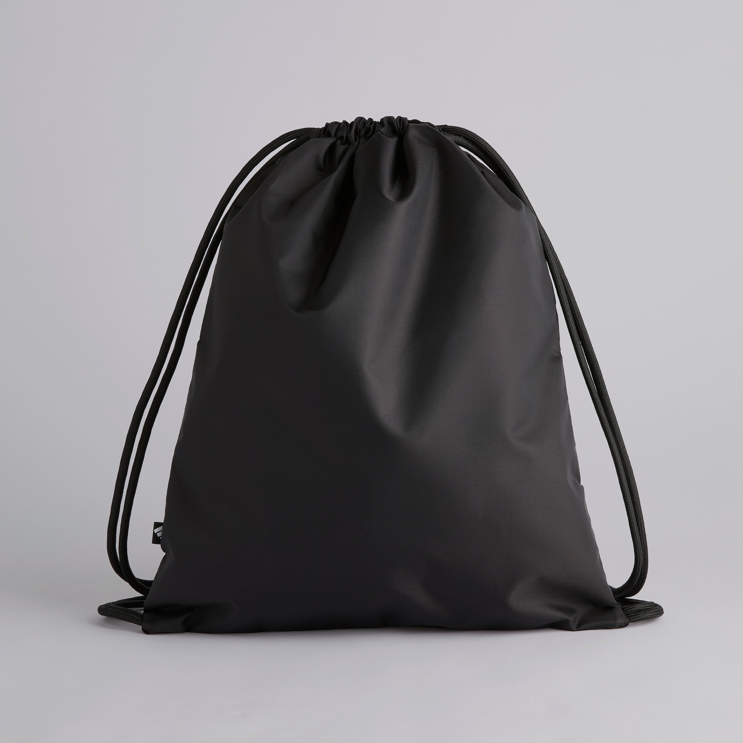 Manchester United x adidas Essentials Linear Gymsack Black Black Detail [2-4]