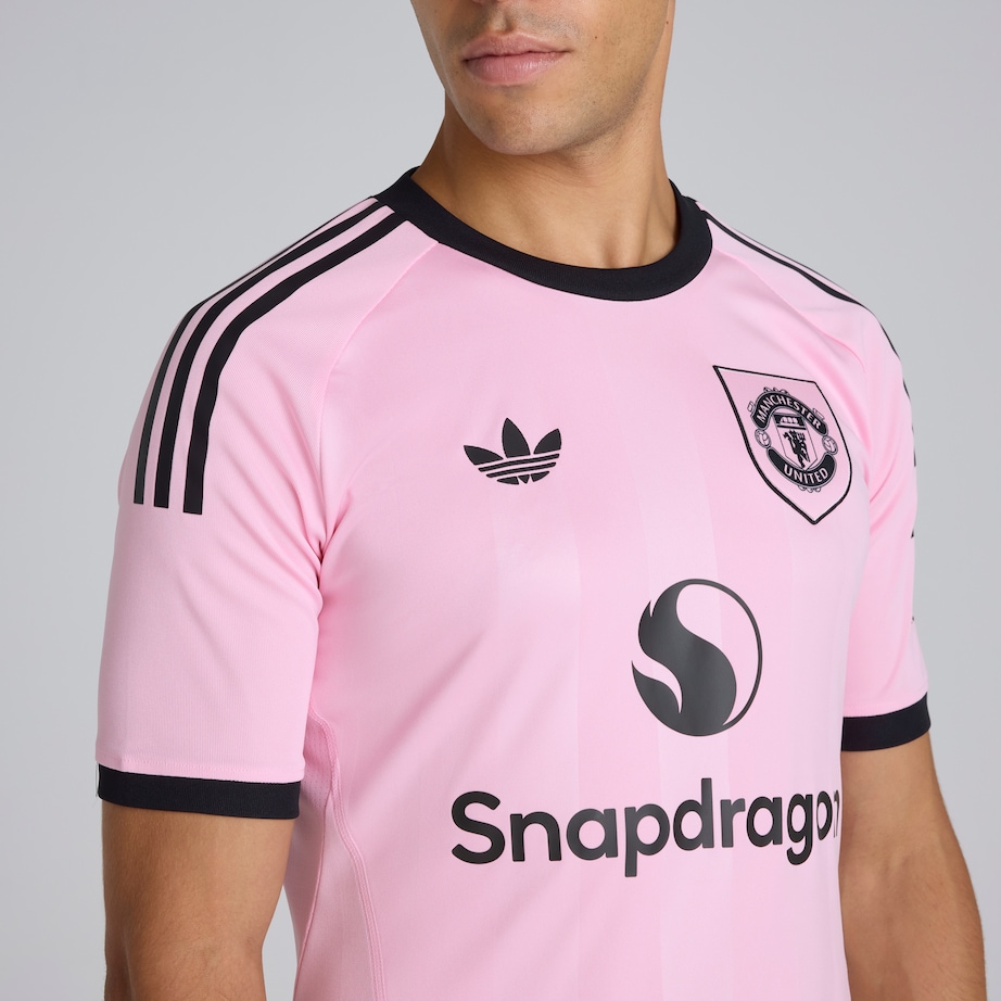 Manchester United 25 26 Third Mens Goalkeeper Jersey Pink manchester-united-25-26-third-mens-goalkeeper-jersey-pink