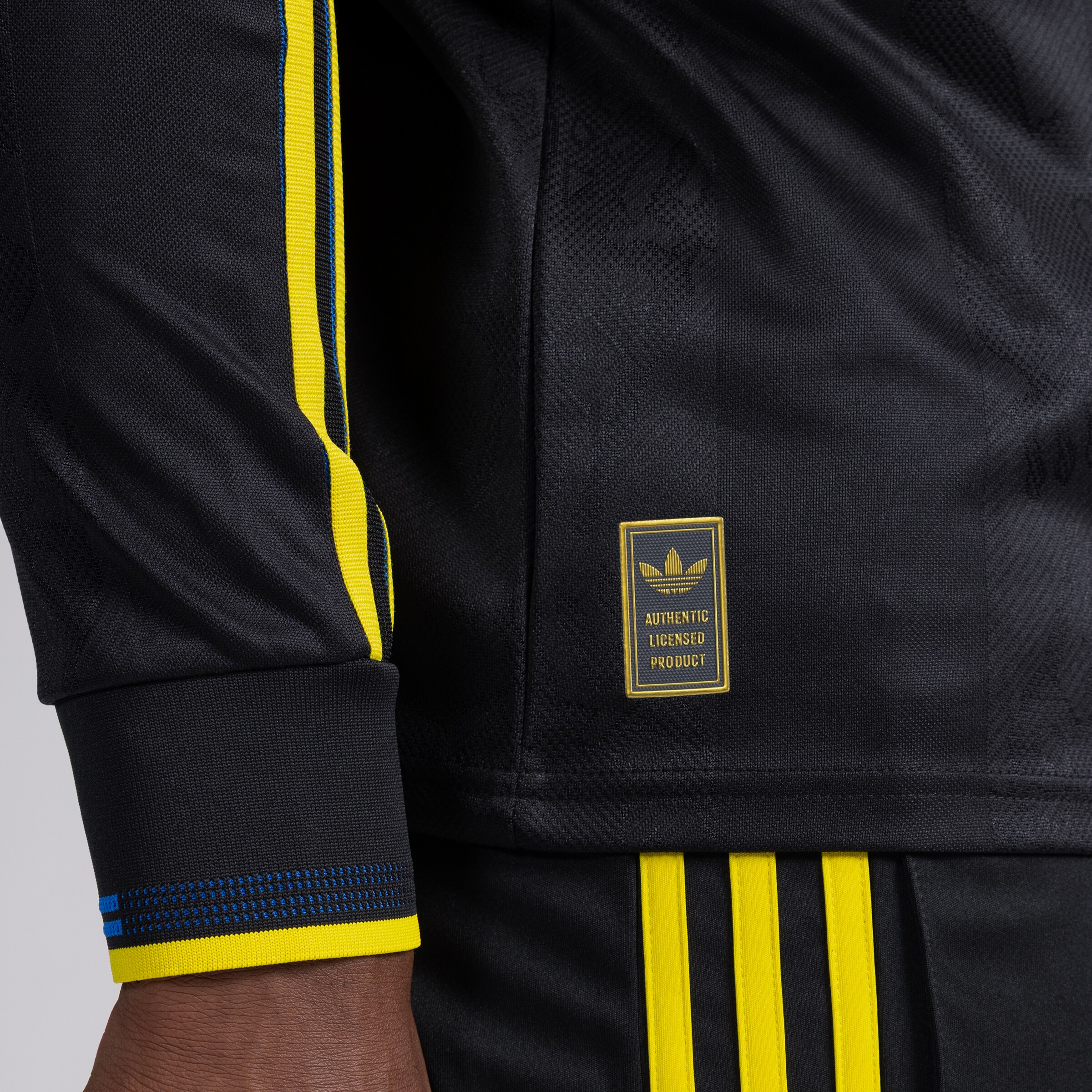 Manchester United 25/26 Long Sleeve Third Authentic Jersey Black Detail [5-5]