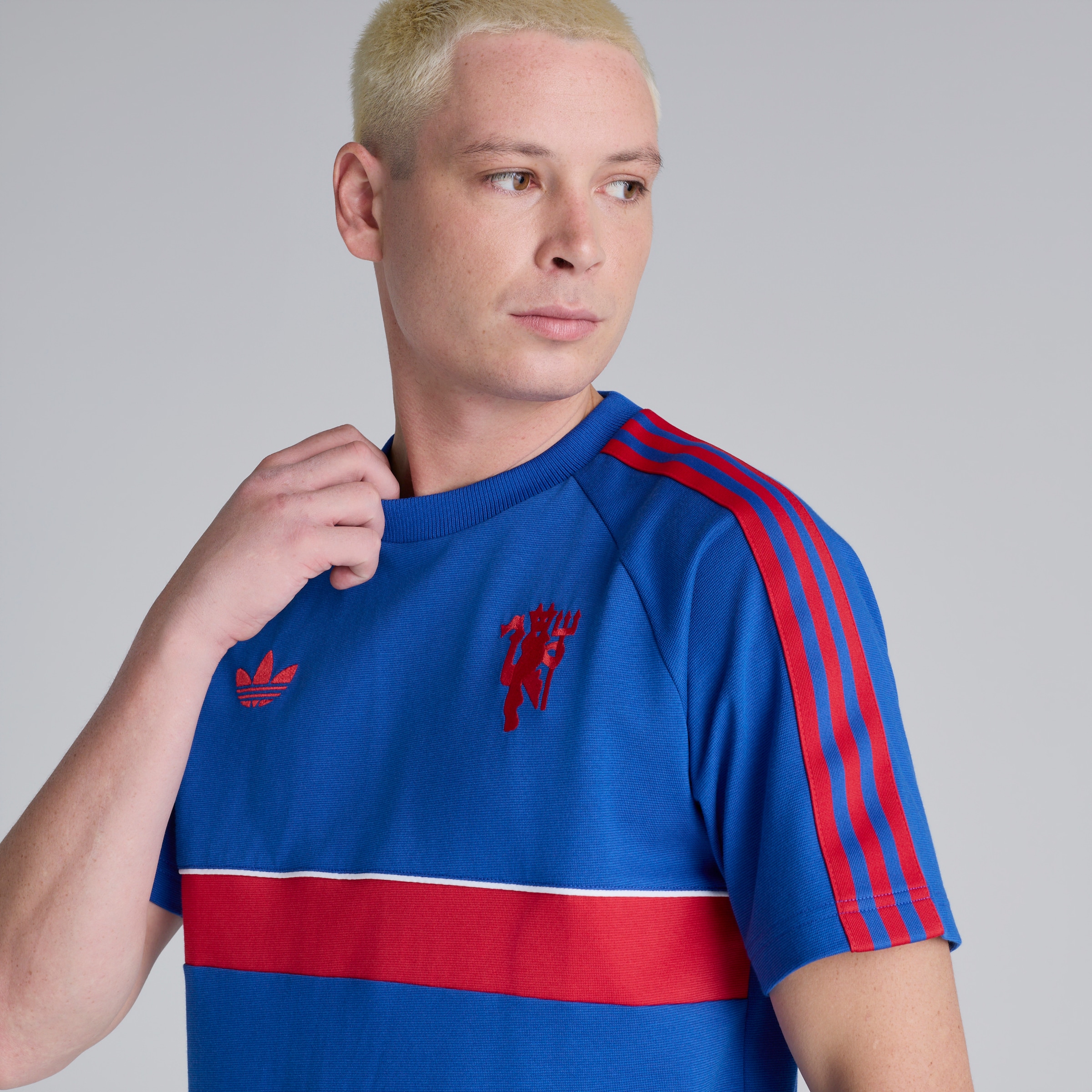 Manchester United x adidas Originals T-Shirt Blue 蓝色 细节 [4-5]