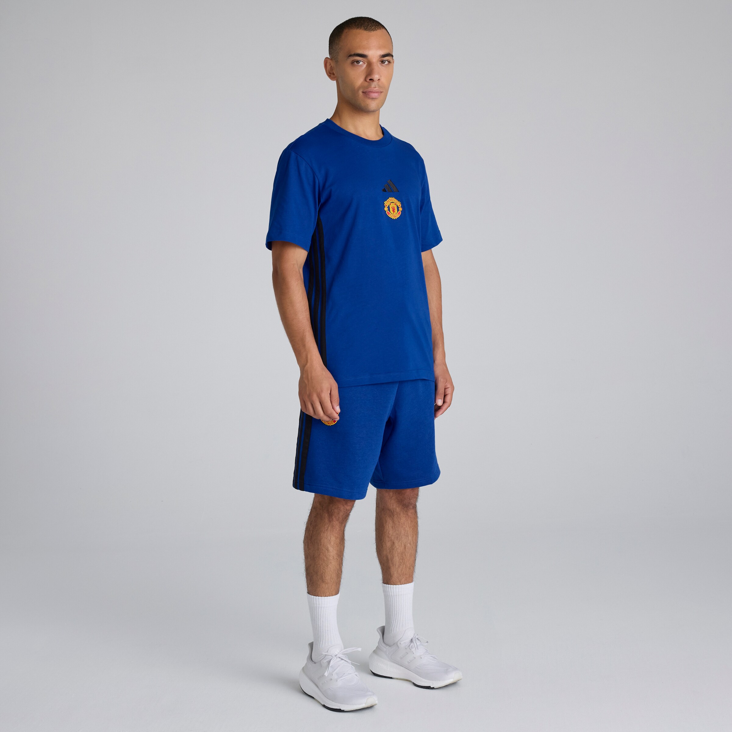 Manchester United x adidas Essentials 3-Stripes Fleece Shorts Blue Blue Detail [3-6]