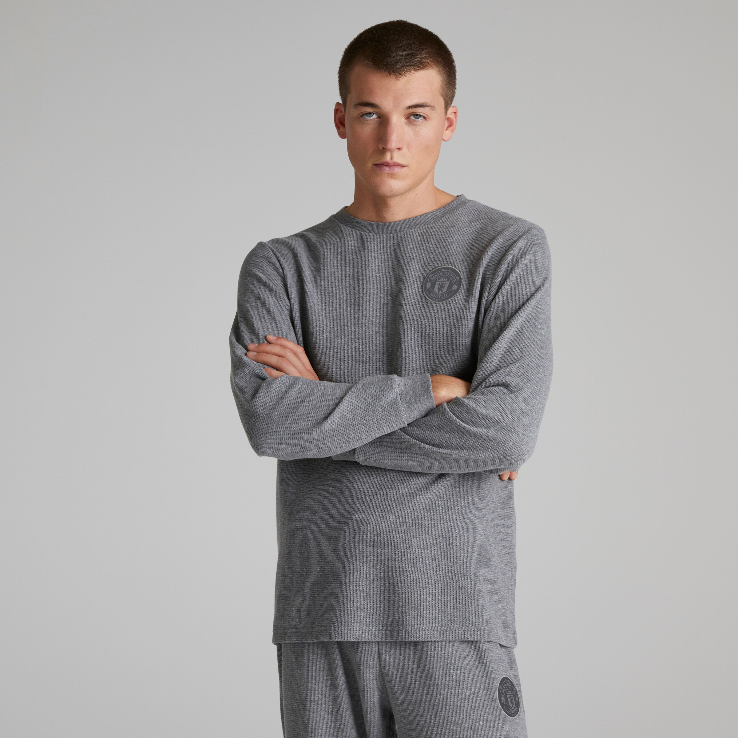 Manchester United Mens Waffle Long Sleeve Pyjama Set Grey Detail [3-6]