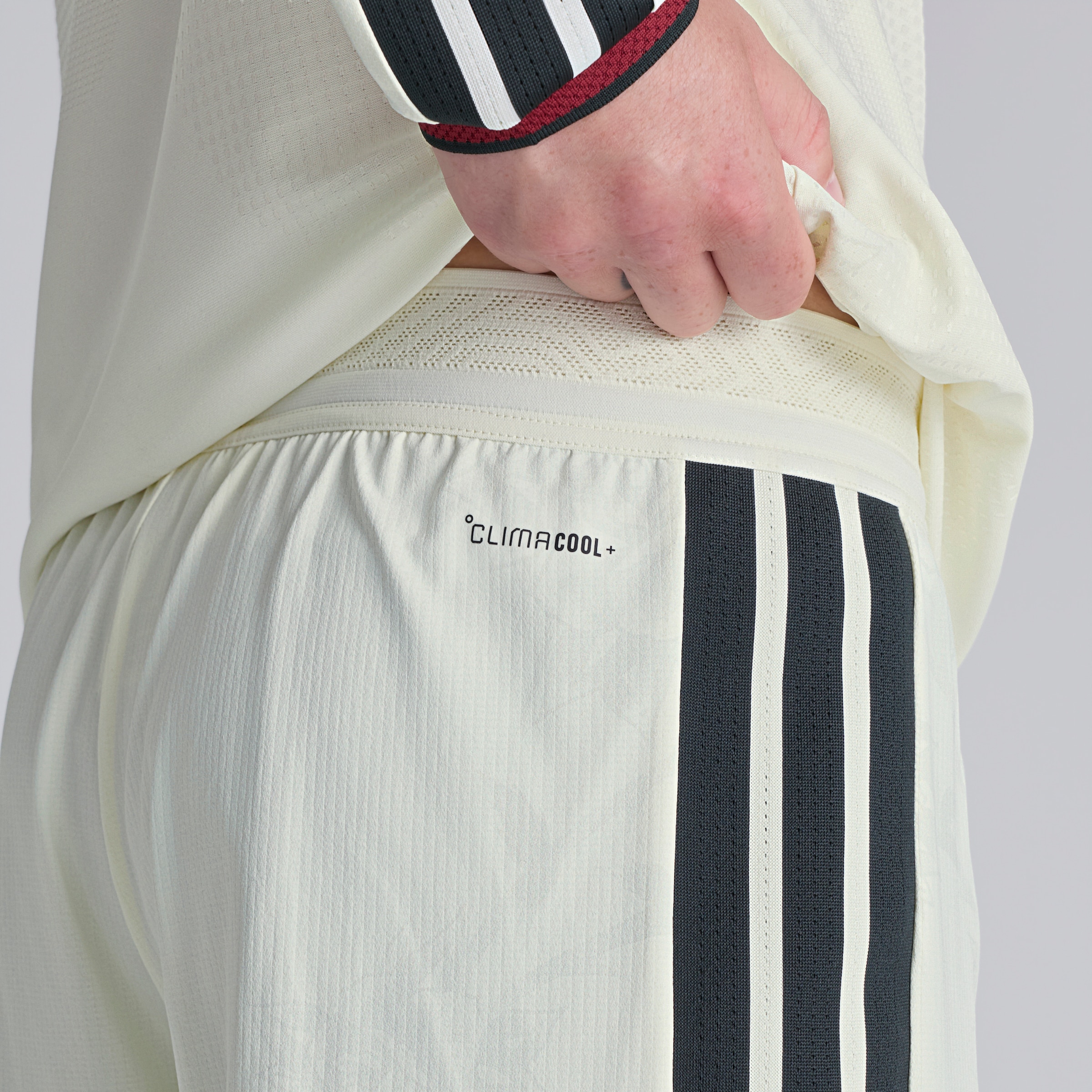 Manchester United 26/27 Third Authentic Shorts Cream Beige Detail [2-6]