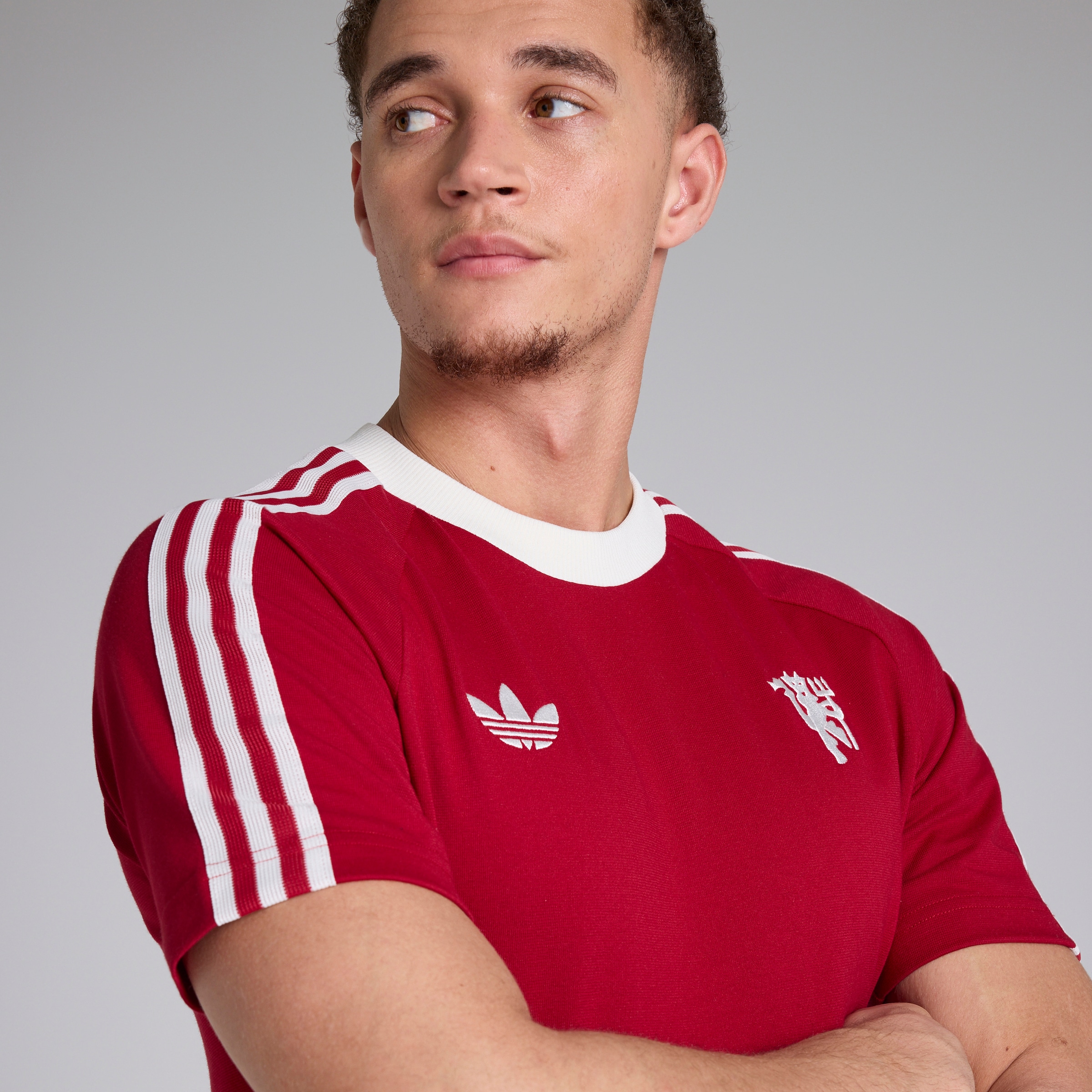 Manchester United x adidas Originals T-Shirt Red Red Detail [5-5]
