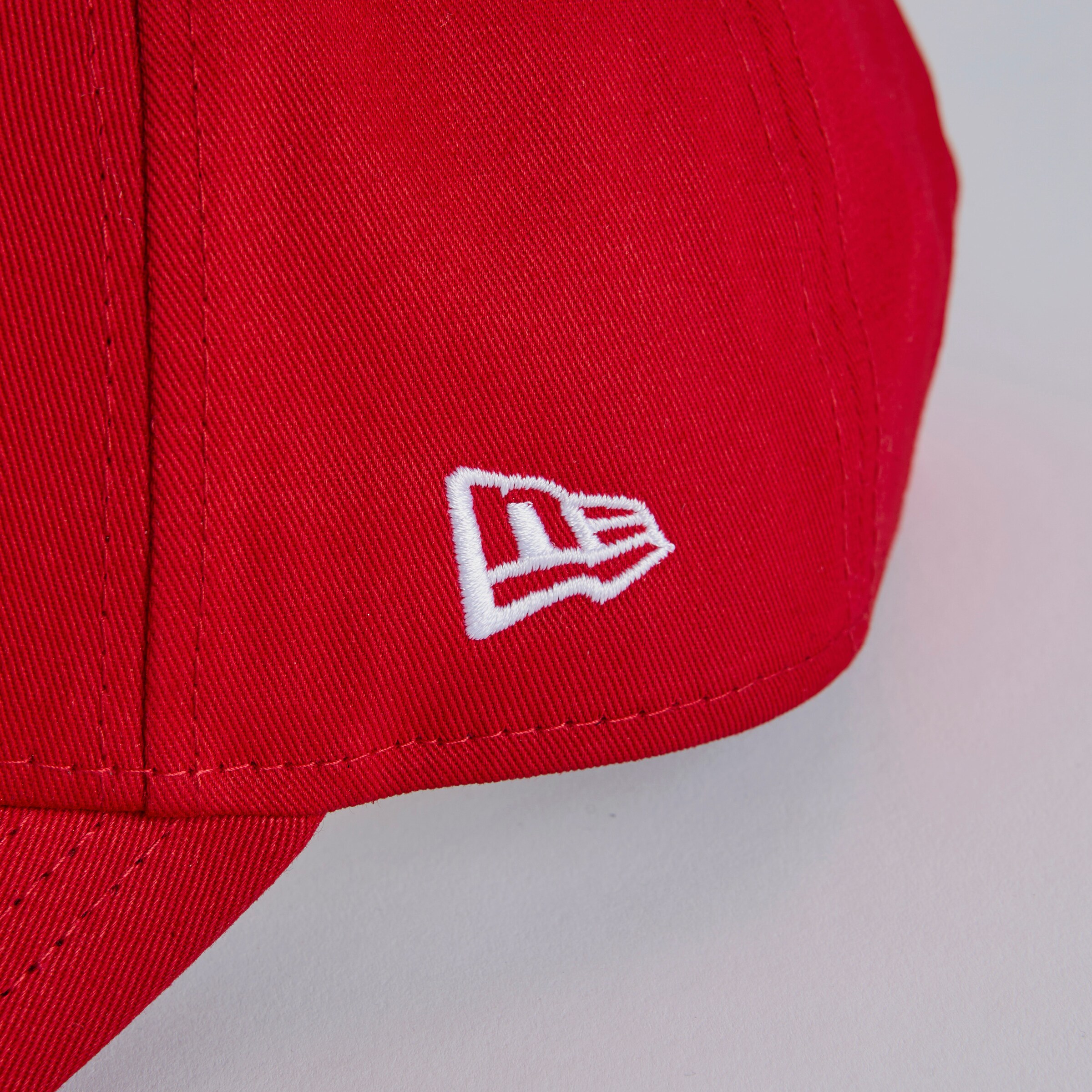 Manchester United x New Era Core 9Forty Cap Red Red Detail [4-4]