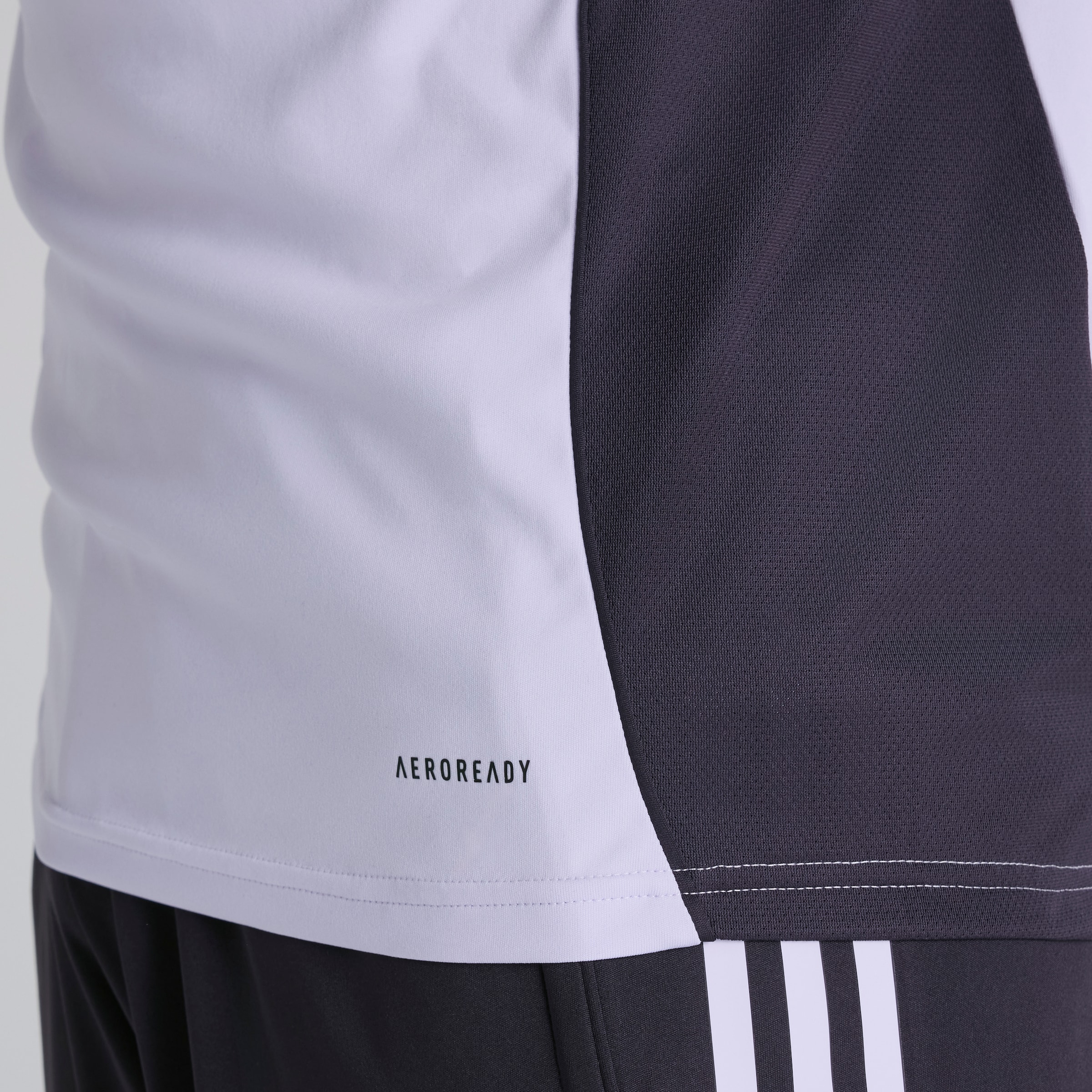 Manchester United Tiro 25 Competition Training Top Purple Detail [6-6]