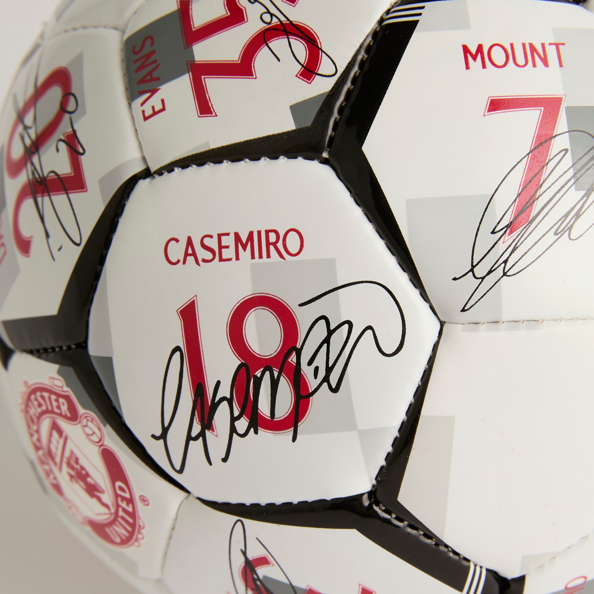 Manchester United 24/25 Team Signature Football Size 1 White White Detail [4-4]