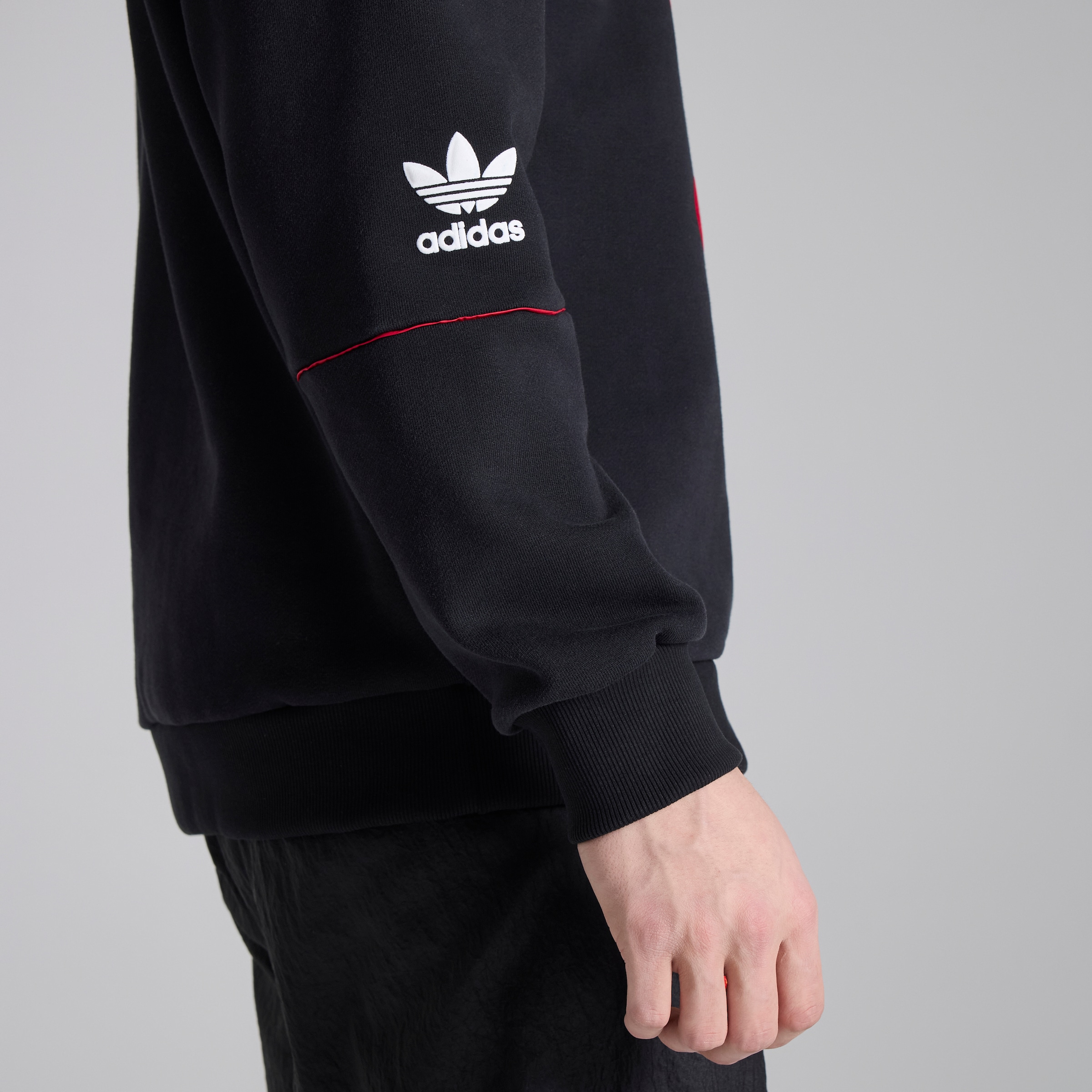 Manchester United x adidas Bringback 90/92 Sweatshirt Black Noir Détail [6-8]