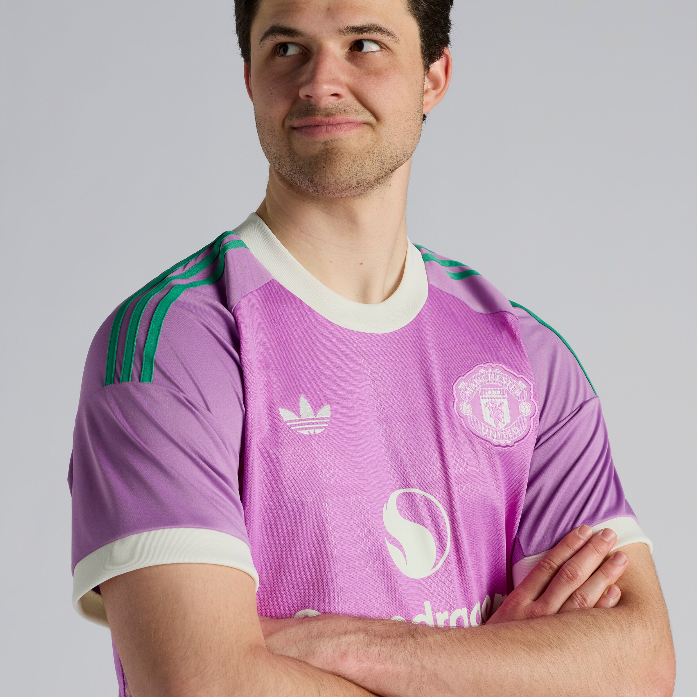 Manchester United 26/27 Away Goalkeeper Jersey Purple 紫色 细节 [3-5]