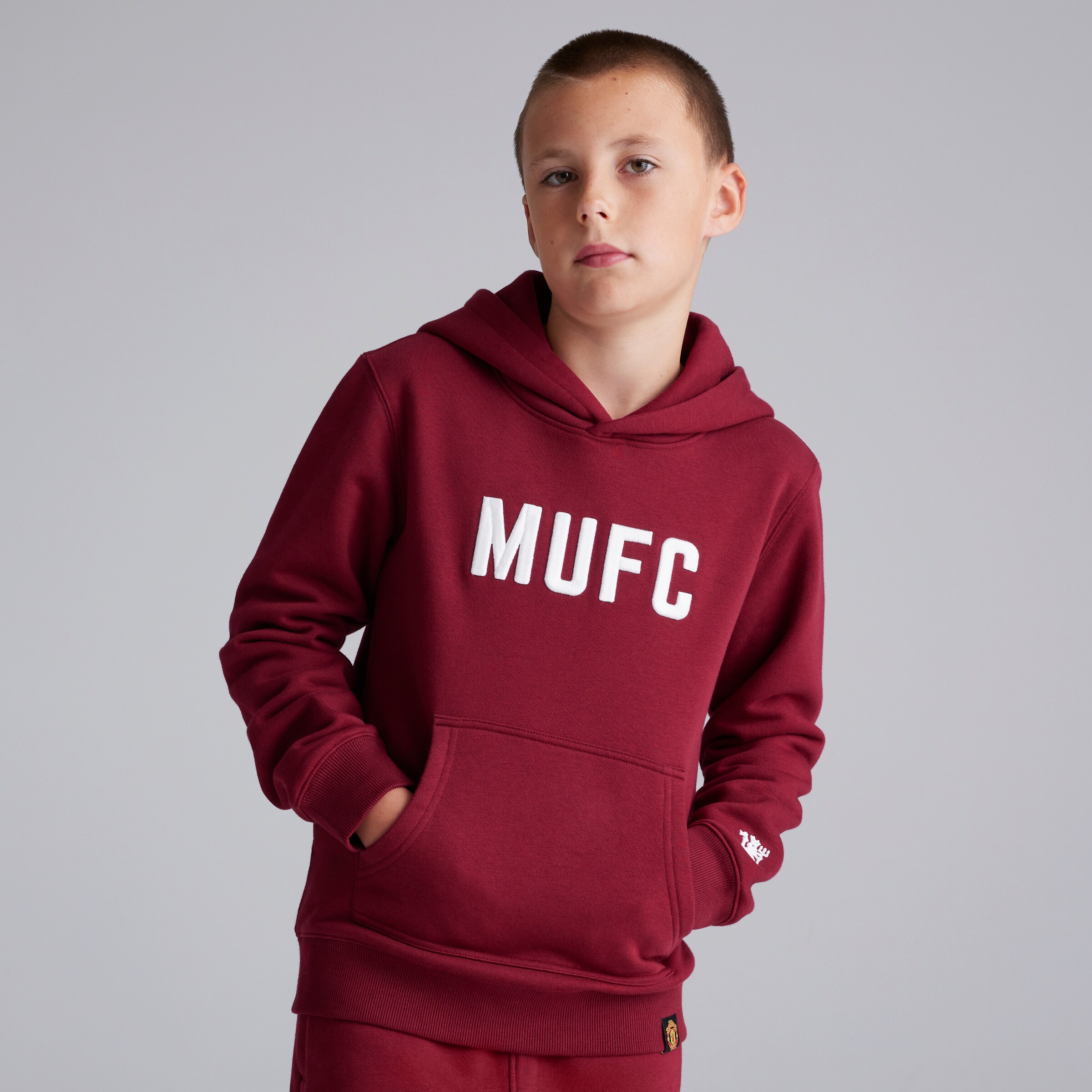 Manchester United Kids MUFC Overhead Hoodie Burgundy Rojo Detalle [2-5]