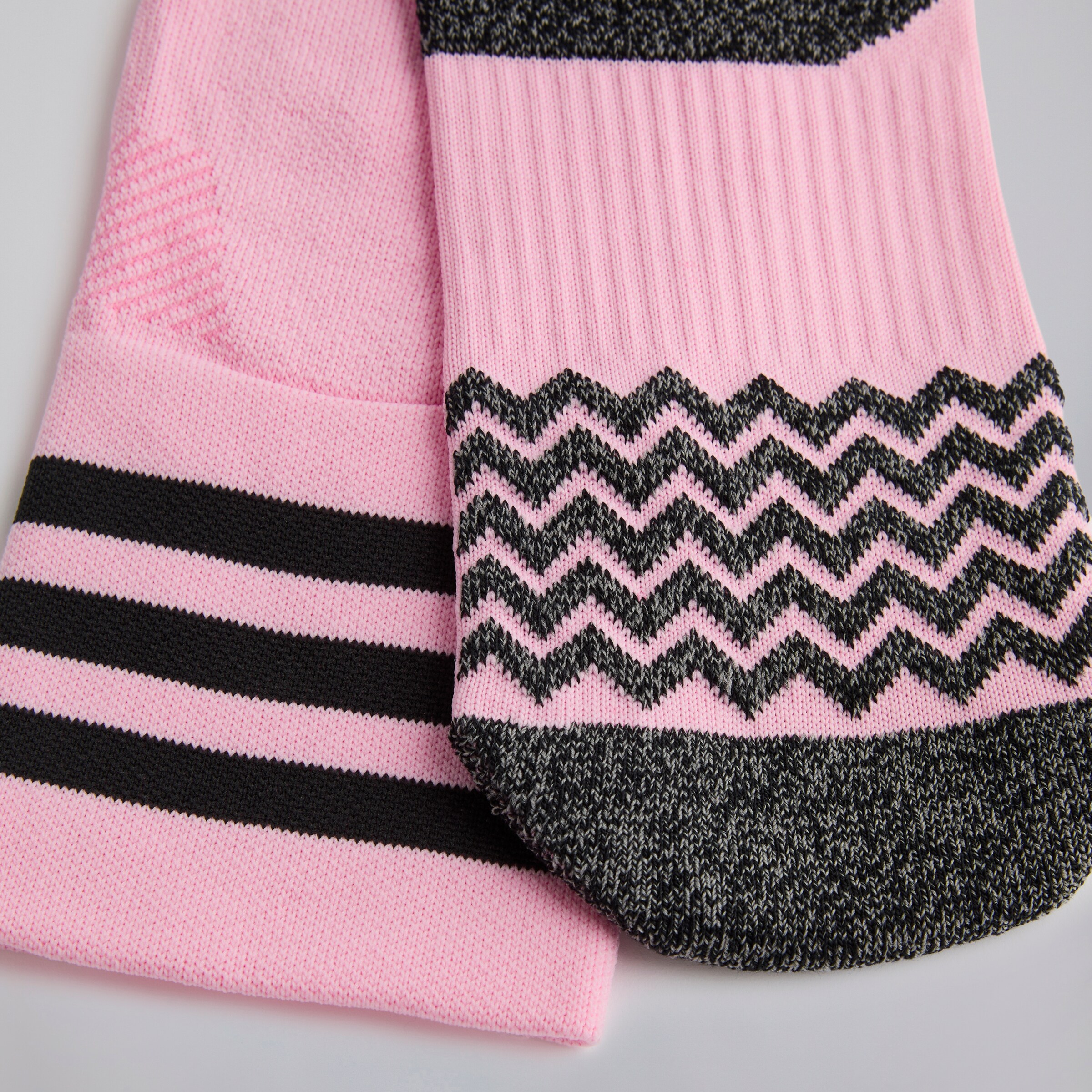Manchester United 25/26 Third Goalkeeper Socks Pink Pink Detail [4-4]