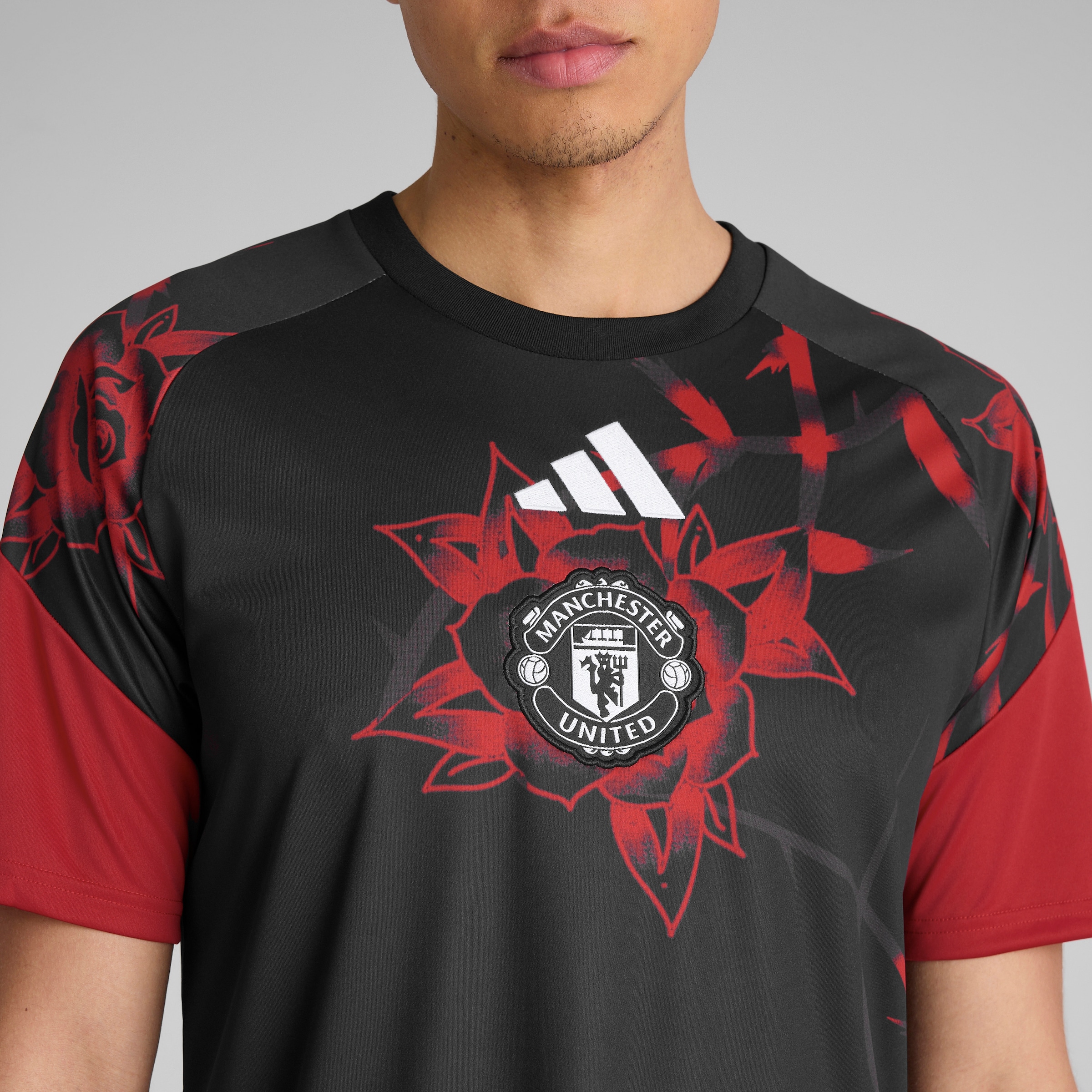 Manchester United 26/27 Home Pre Match Jersey Red Detail [4-5]